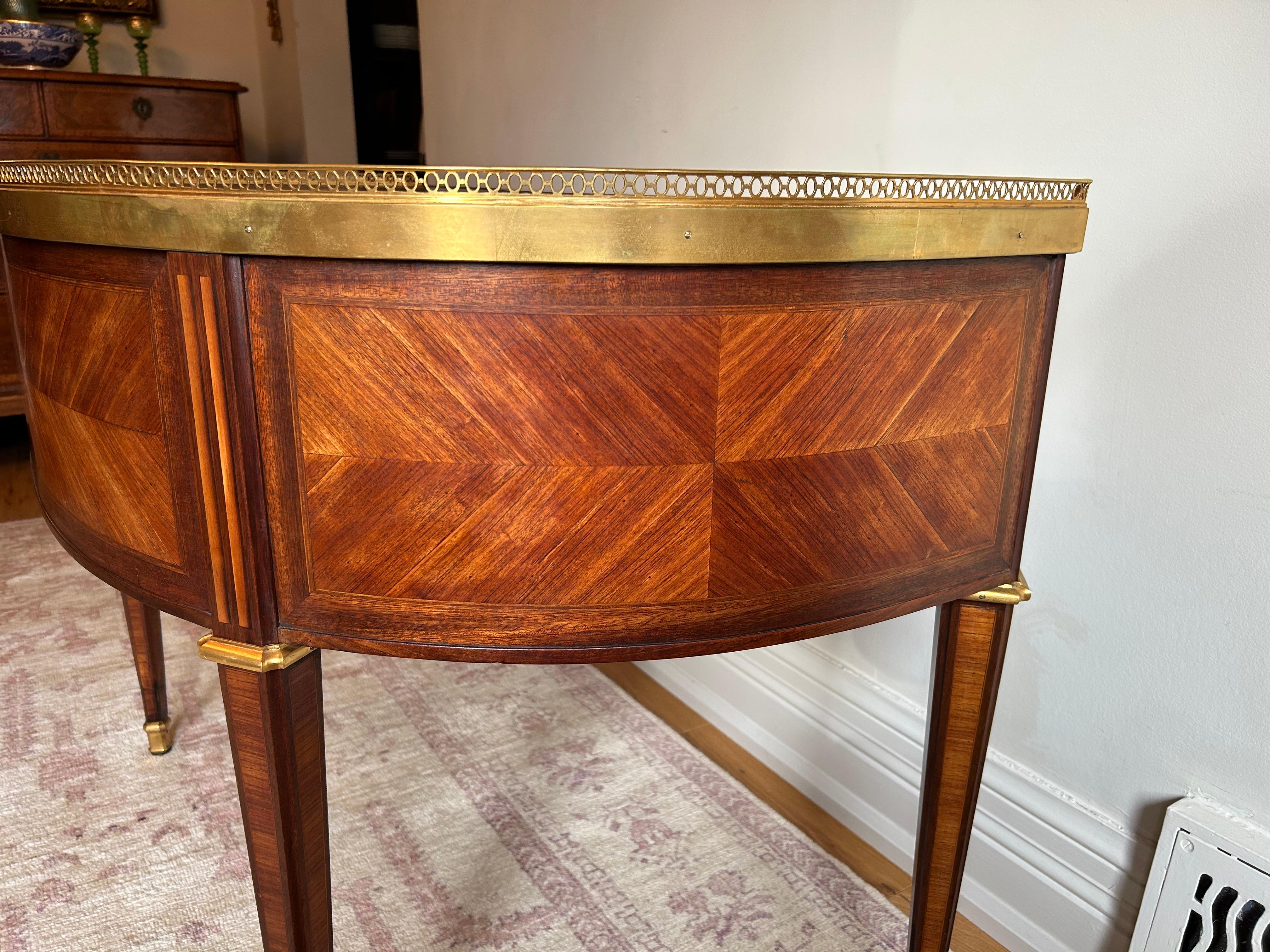 19th Century French Kidney Shaped Marquetry Desk For Sale 8