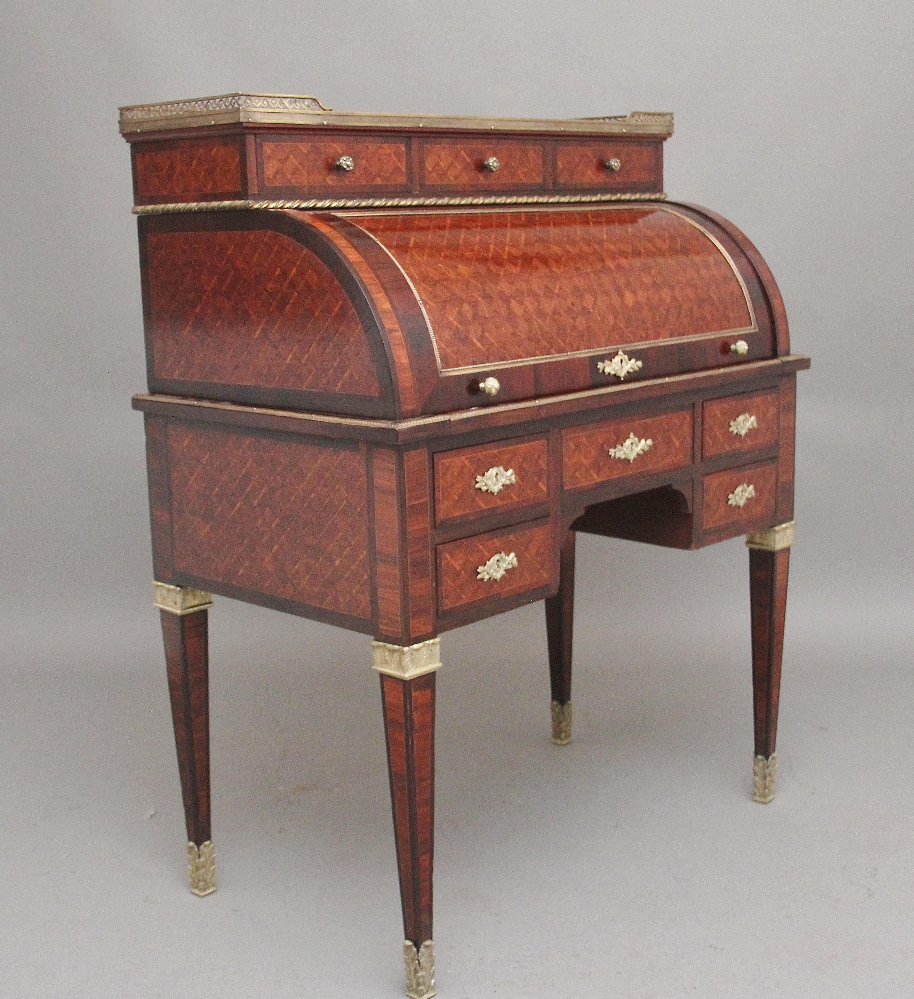 19th Century French Kingwood cylinder desk For Sale 11