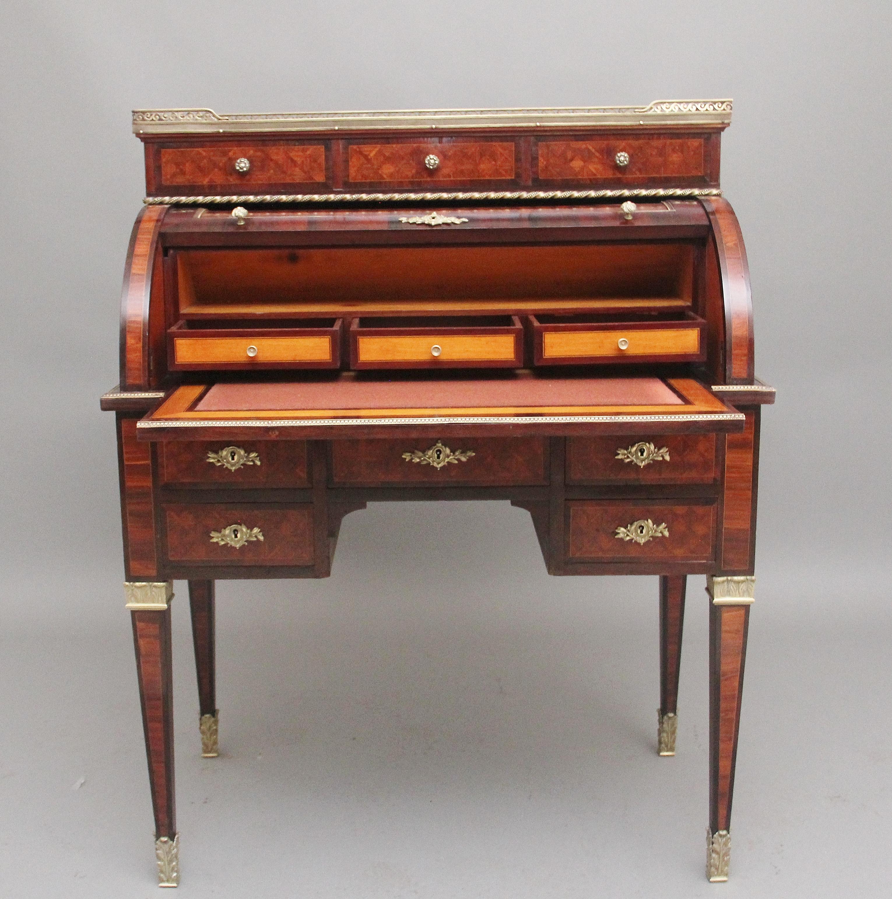 19th Century French Kingwood cylinder desk In Good Condition For Sale In Martlesham, GB