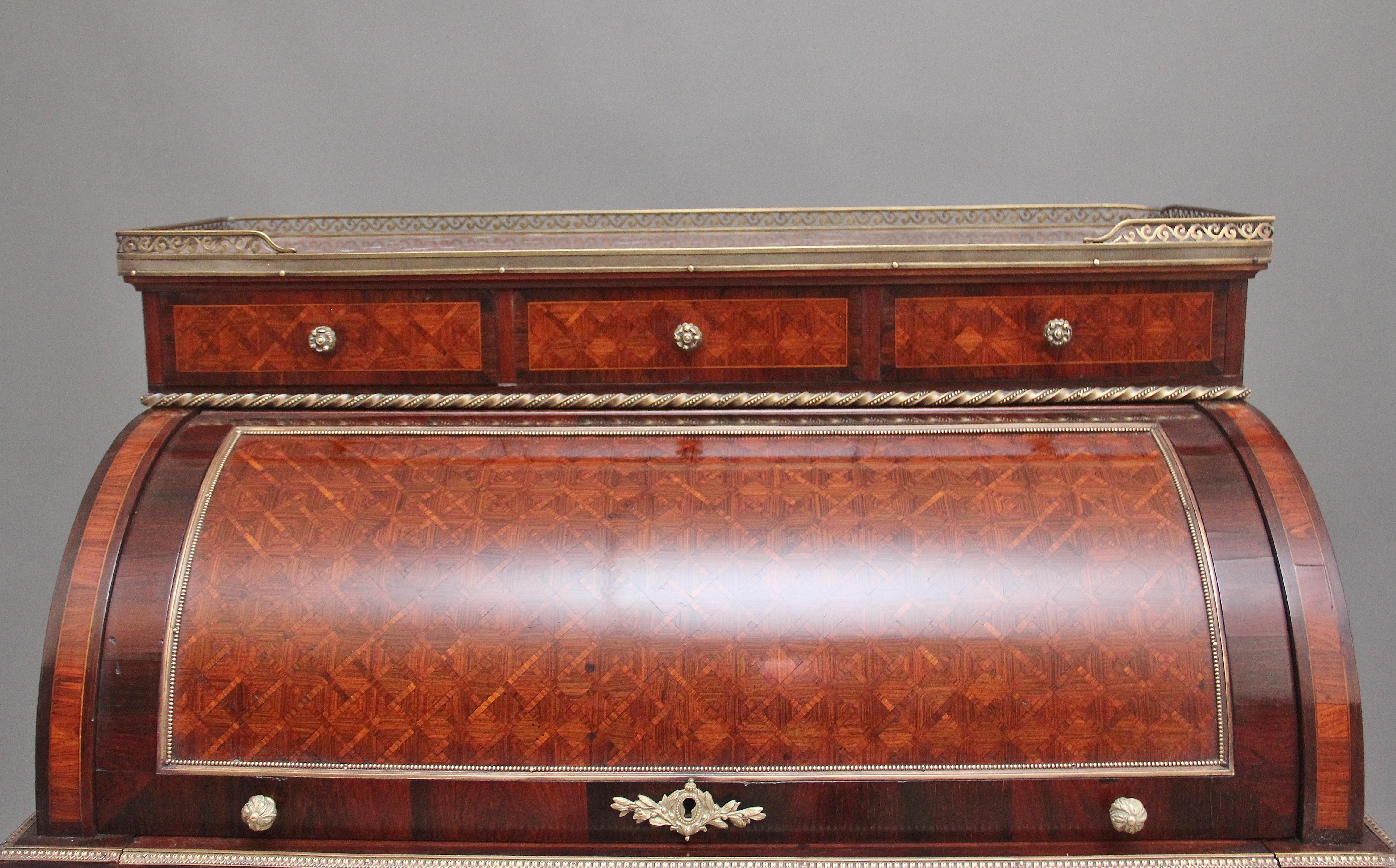 19th Century French Kingwood cylinder desk For Sale 5