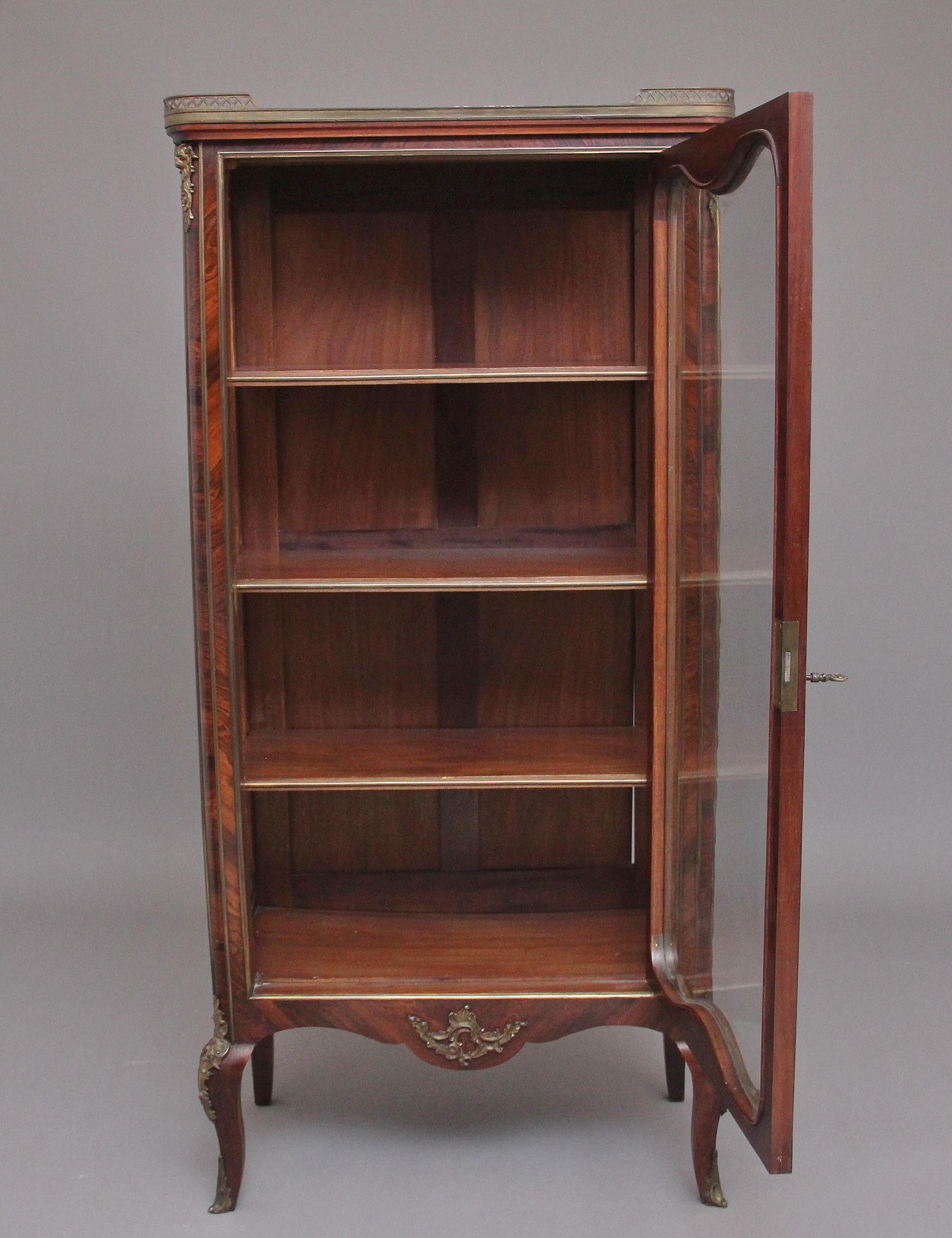 19th Century French Kingwood Display Cabinet In Good Condition For Sale In Martlesham, GB