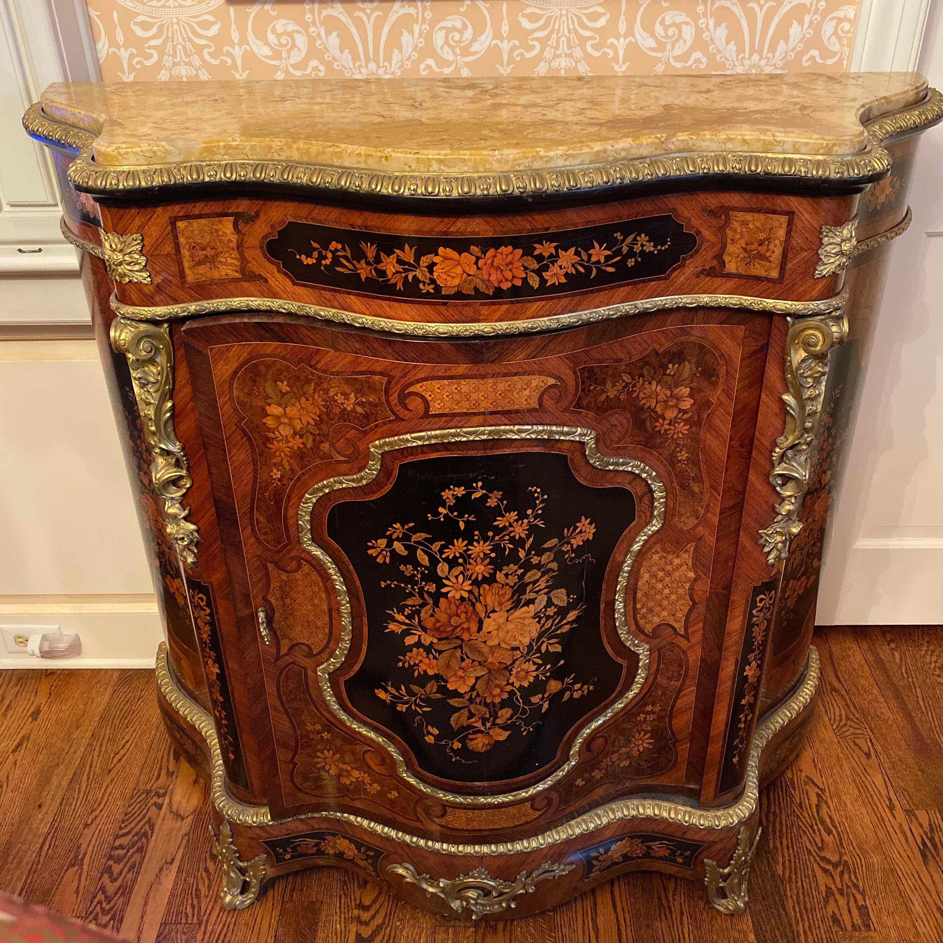 19th Century French Kingwood Salon Cabinet For Sale 2