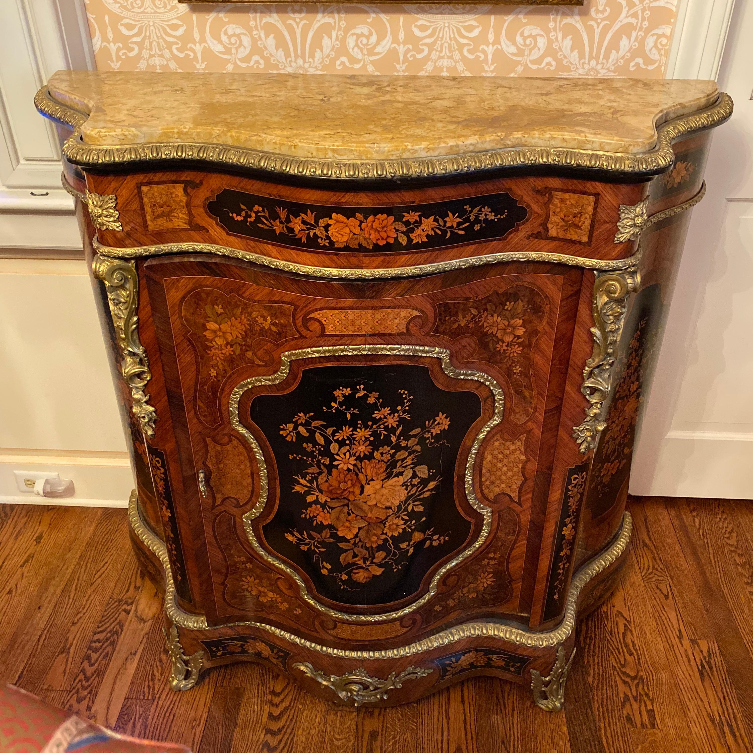 19th Century French Kingwood Salon Cabinet For Sale 4