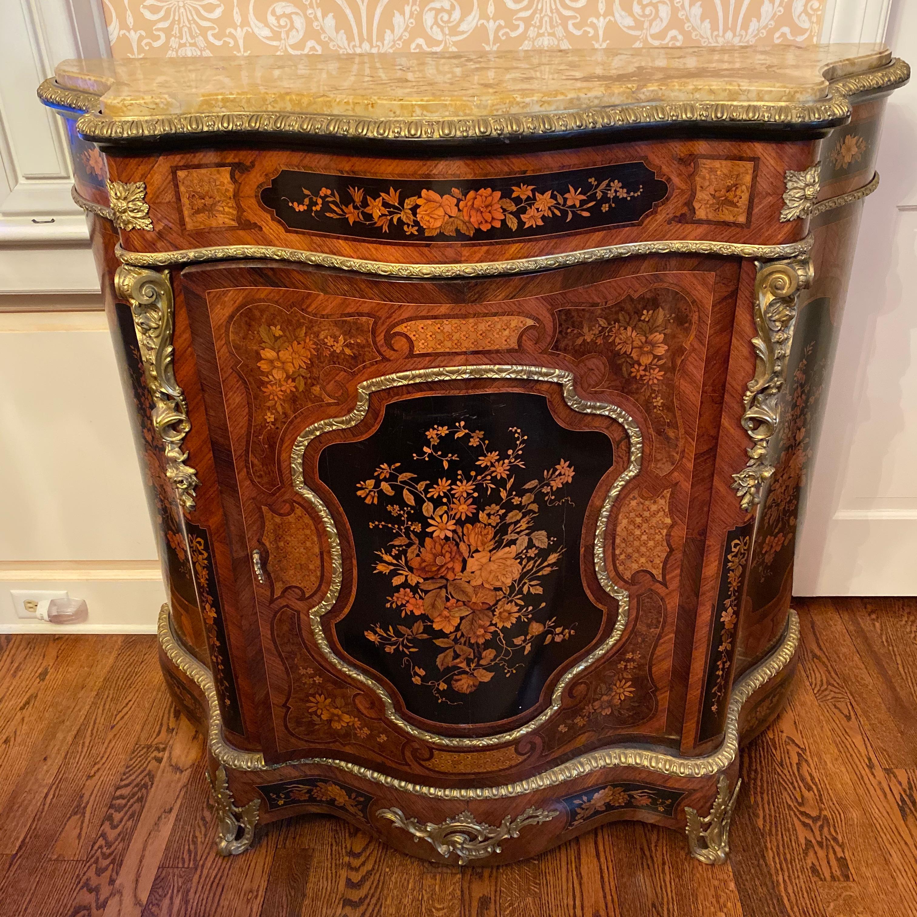 19th Century French Kingwood Salon Cabinet For Sale 5