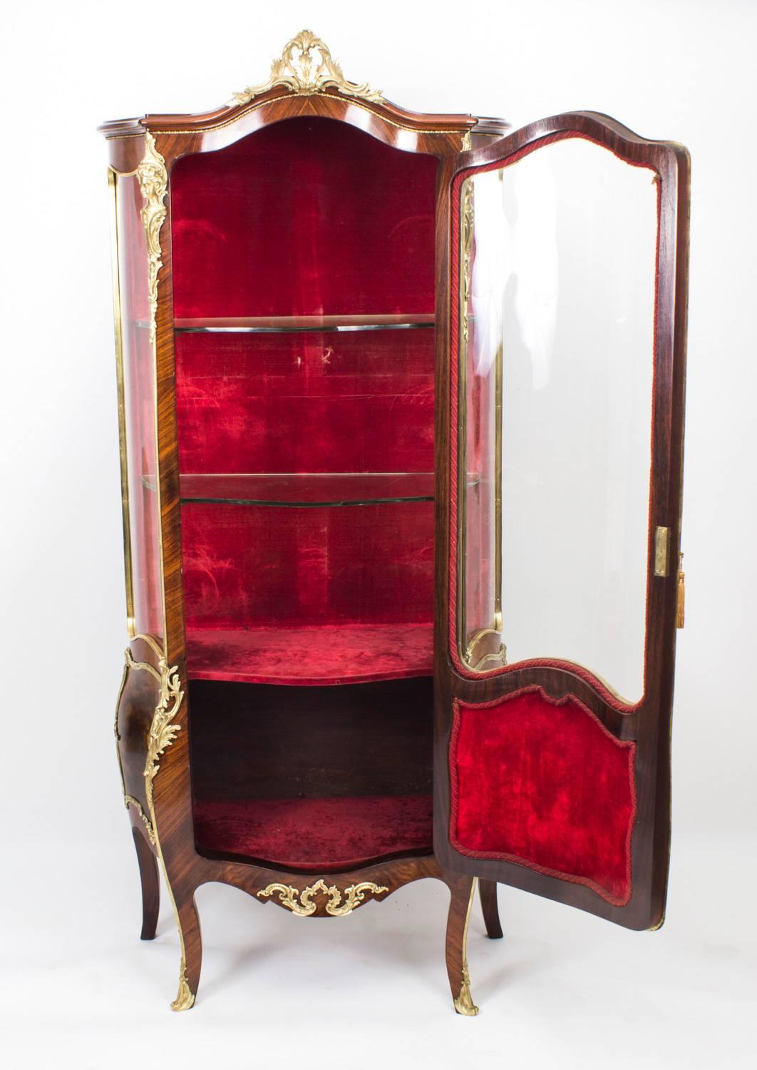 19th Century French Kingwood Vernis Martin Display Cabinet 6