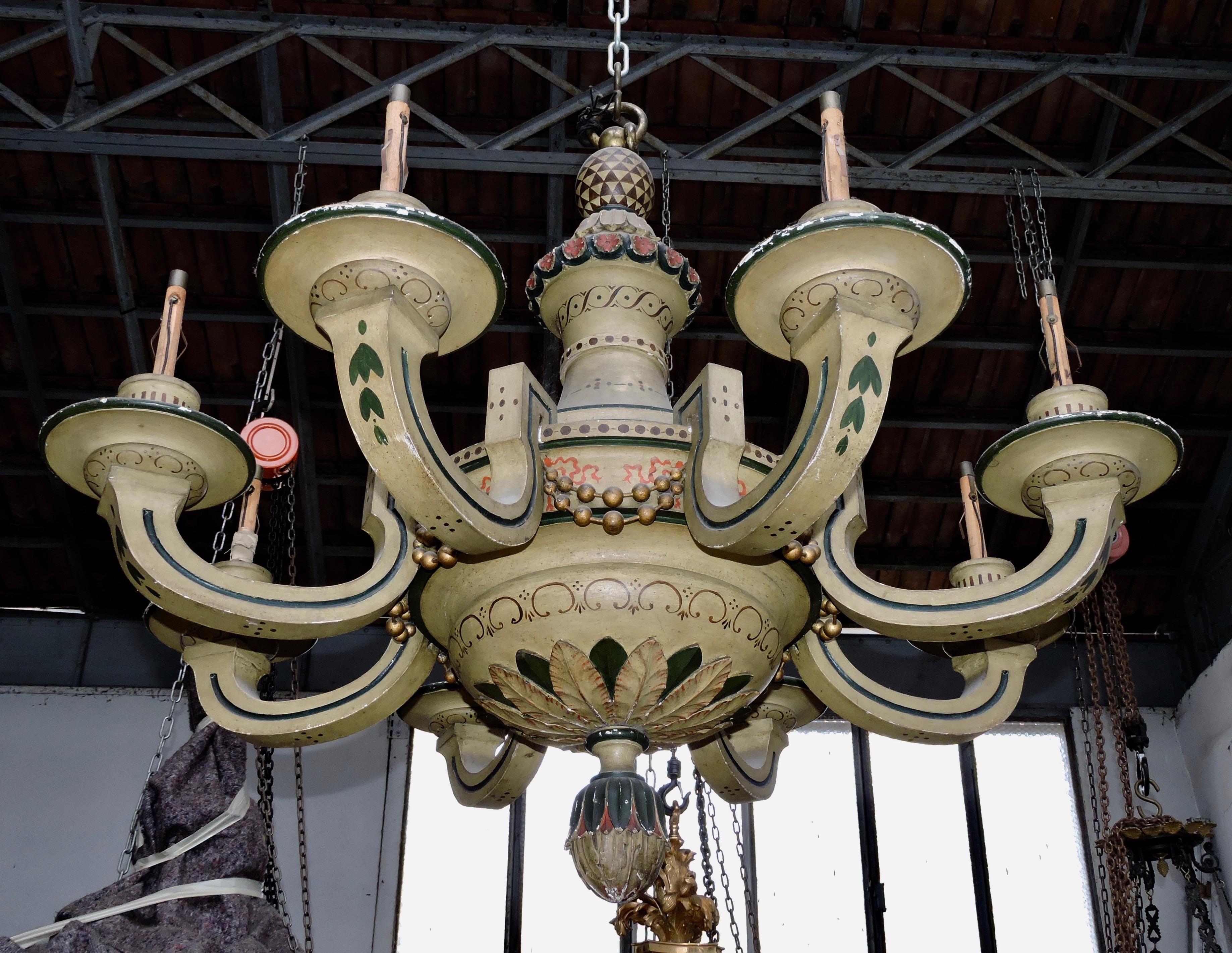 19th Century French Lacquered Wood Chandelier In Good Condition For Sale In Saint-Ouen, FR