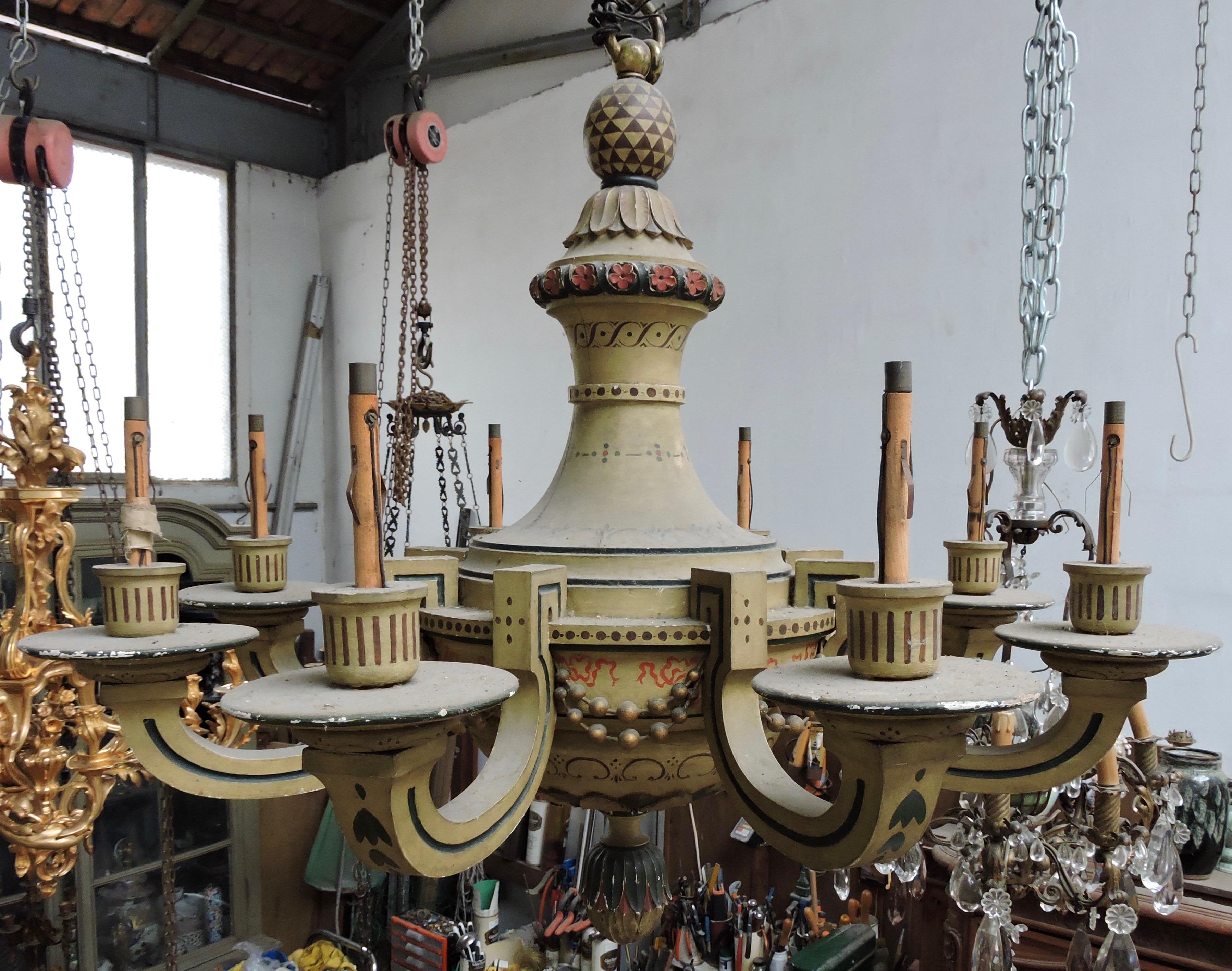 Lampadario in legno laccato francese del XIX secolo In condizioni buone in vendita a Saint-Ouen, FR