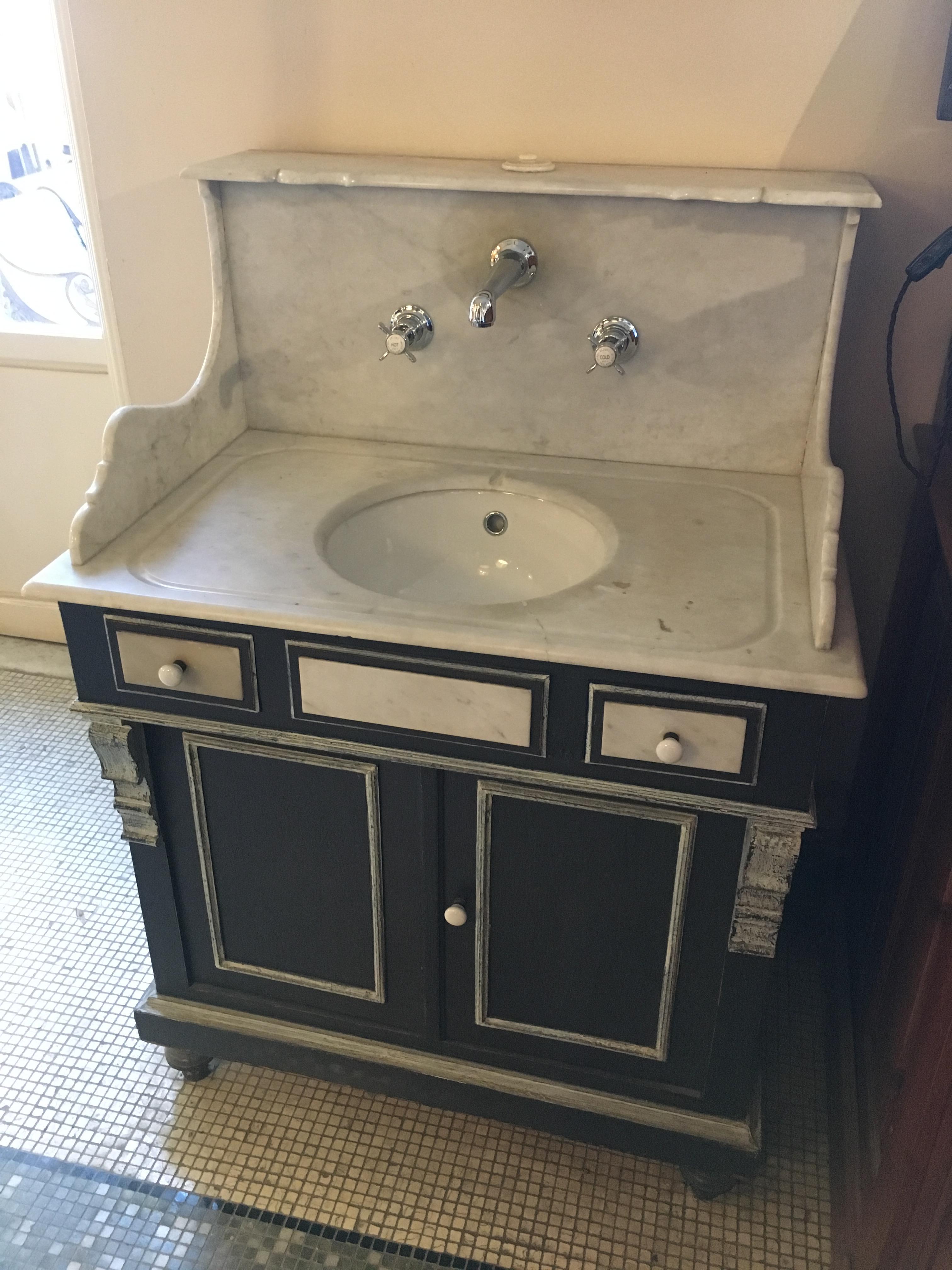 19th century French lacquered wood cupboard sink with Carrara marble top, 1890s.
Measures: Depth cm.61, width cm.80, top height cm.81, total height cm.115.