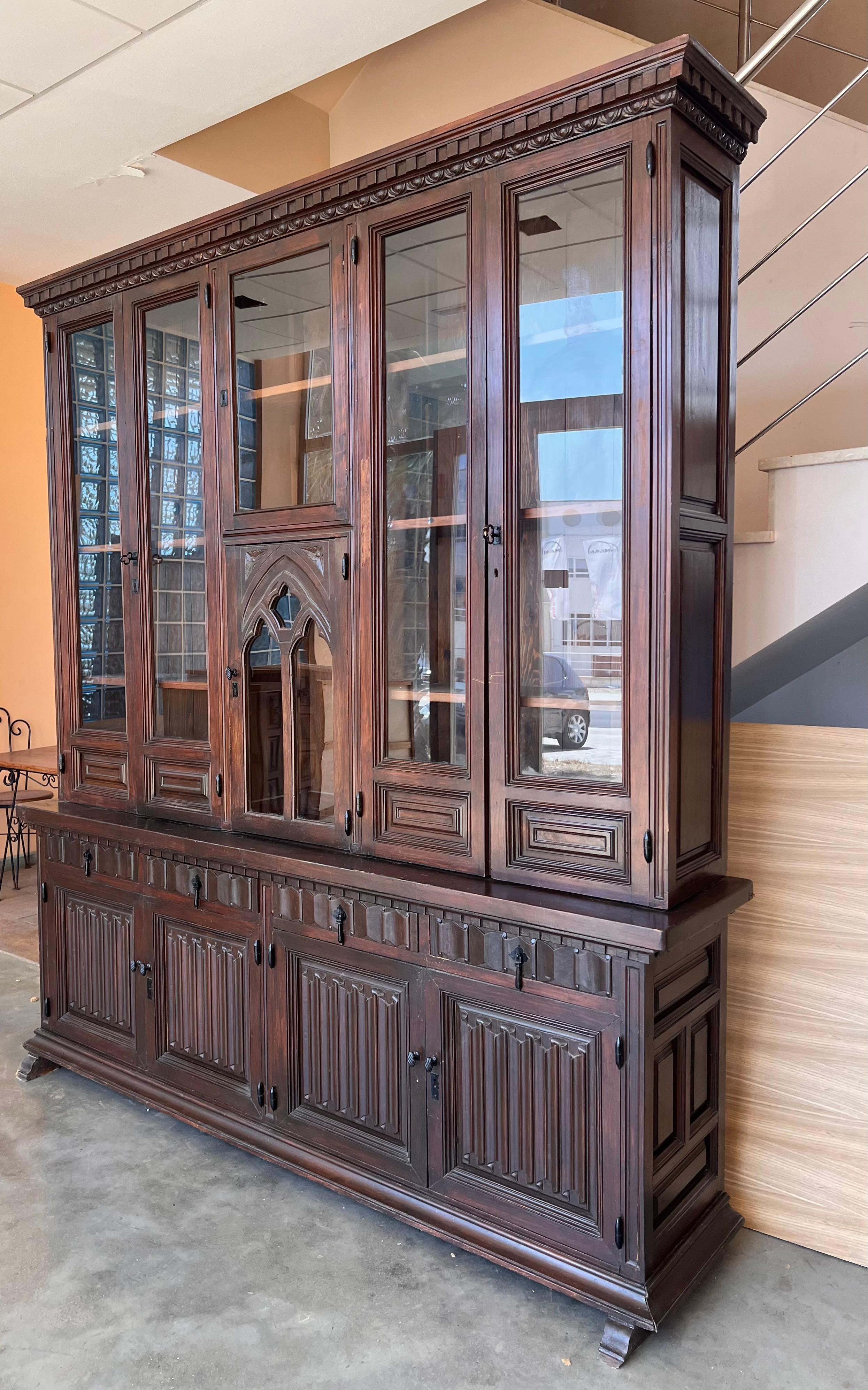 19th Century French Large Empire Period Bookcase or Church Cupboard In Good Condition For Sale In Miami, FL