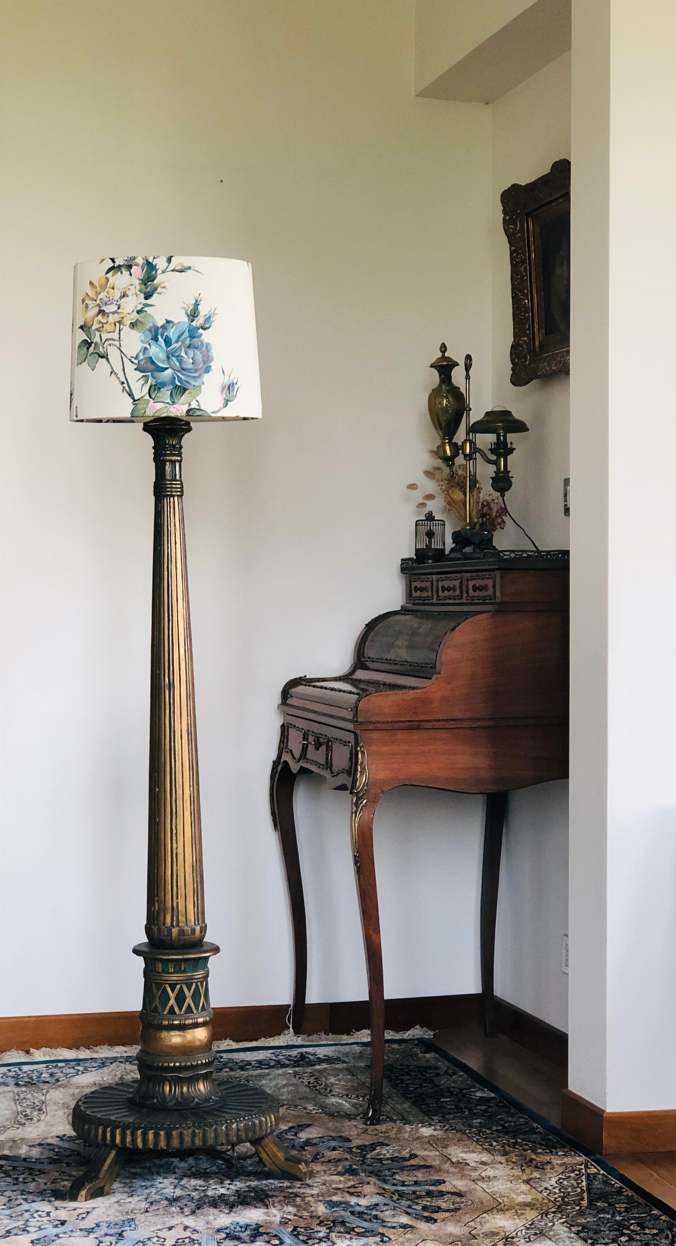 19th century large giltwood floor lamp painted in dark green with beautiful carvings,
France, circa 1880.