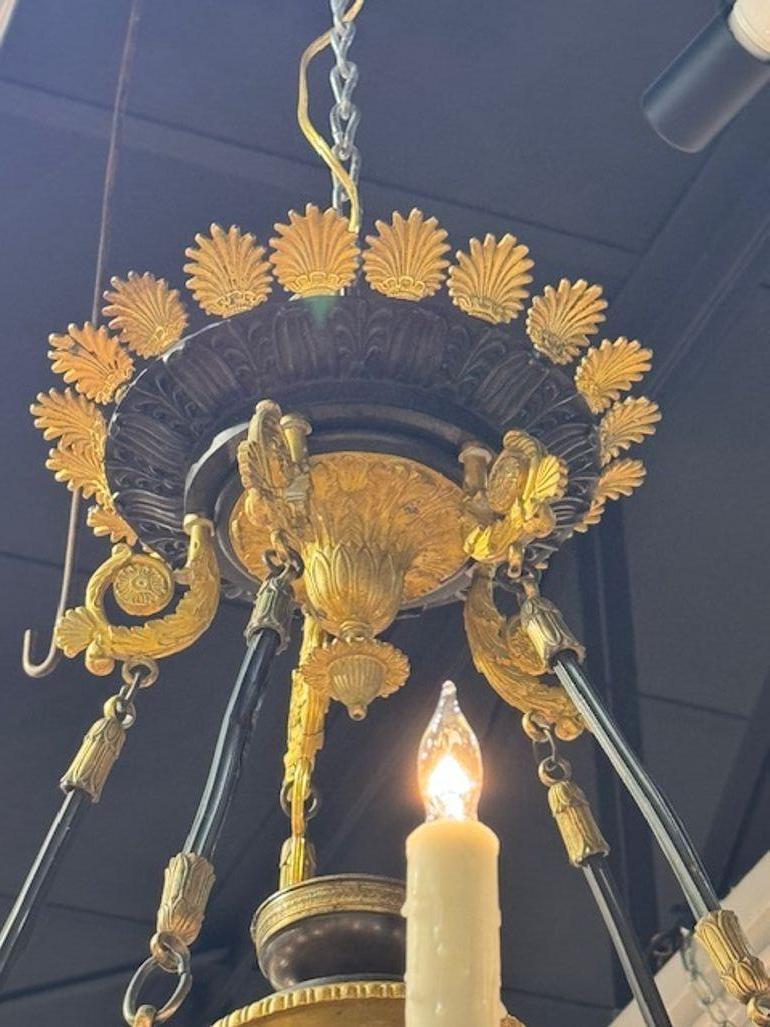Siglo XIX Araña francesa de gran escala de bronce estilo Imperio con 16 luces en Bueno estado para la venta en Dallas, TX