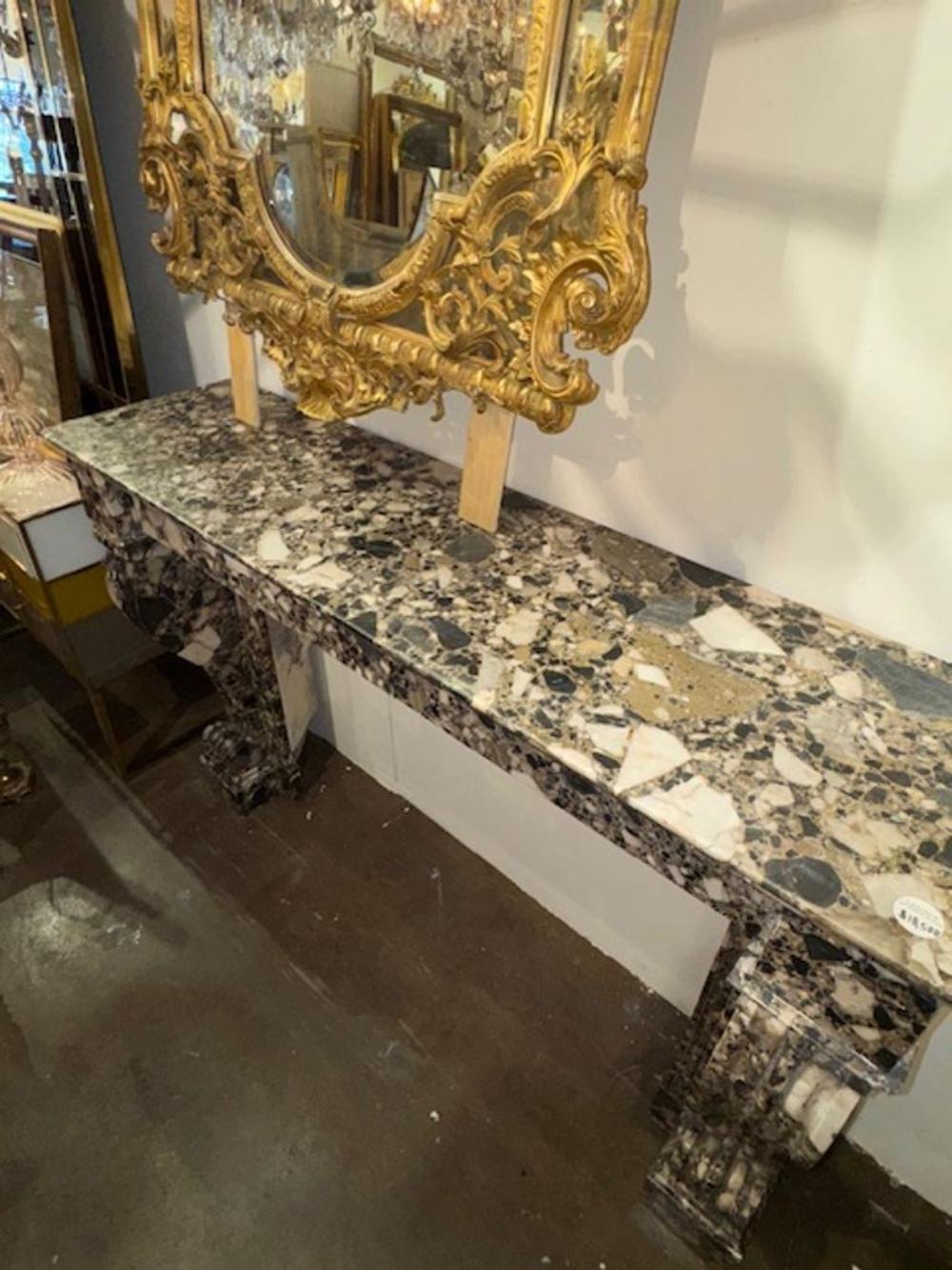 Mantel francés del siglo XIX de mármol breccia tallado a gran escala en venta 1