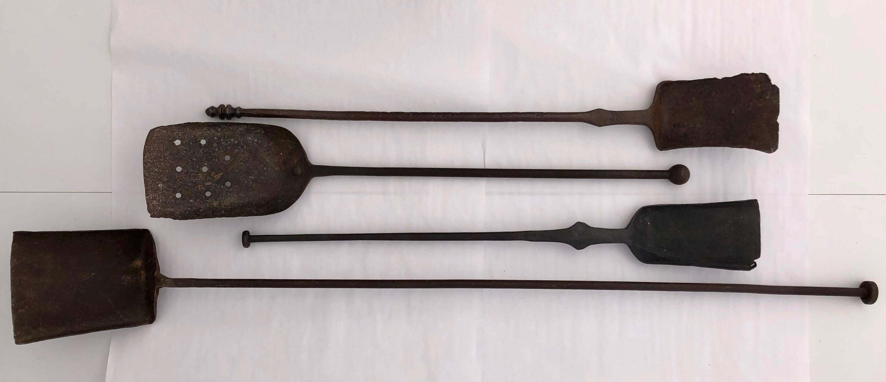 Napoleon III 19th Century French Large Wrought Iron Fireplace Ash Shovels, Set of Four For Sale