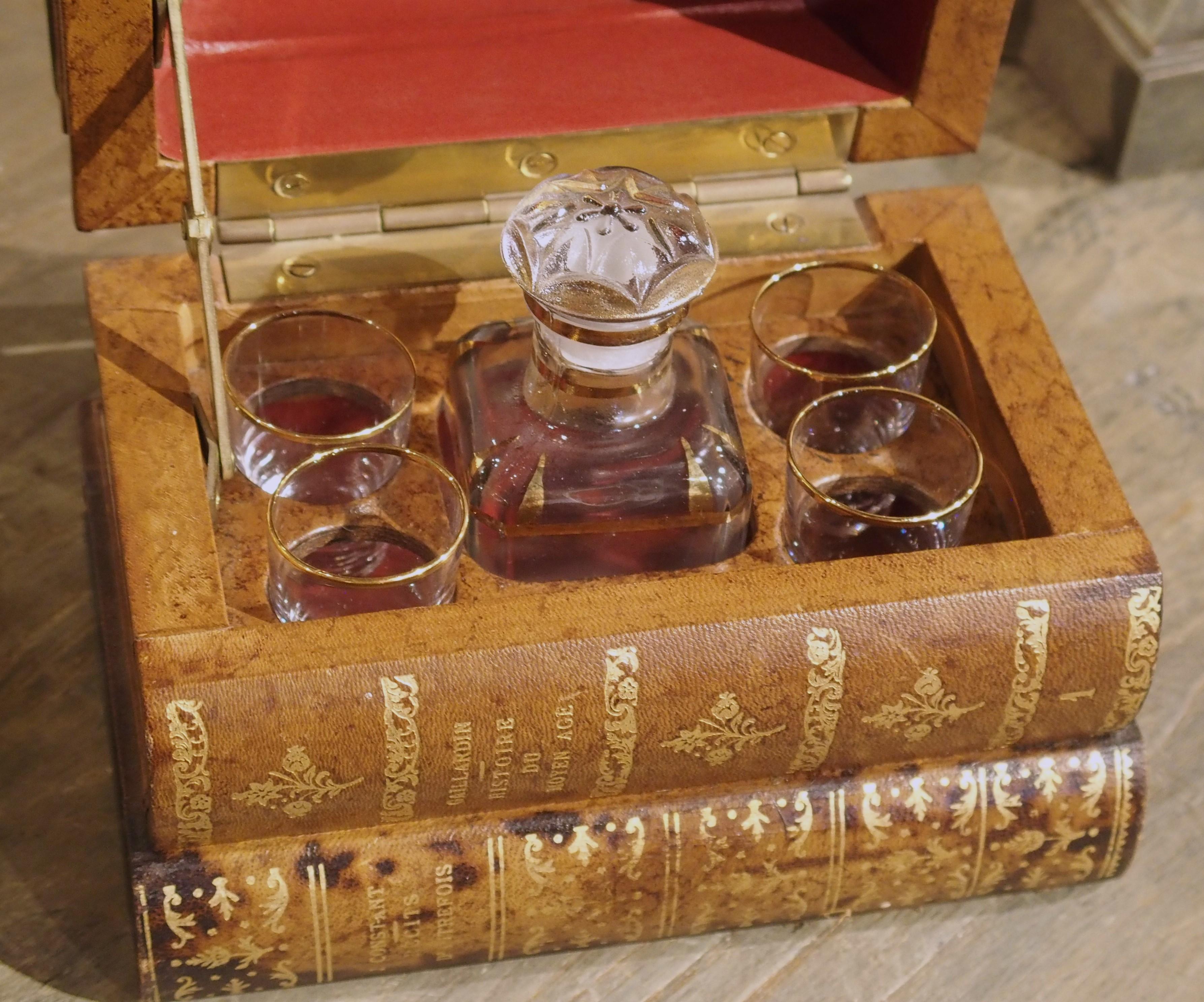 19th Century French Leather Book Stack Cave À Liqueur In Good Condition For Sale In Dallas, TX