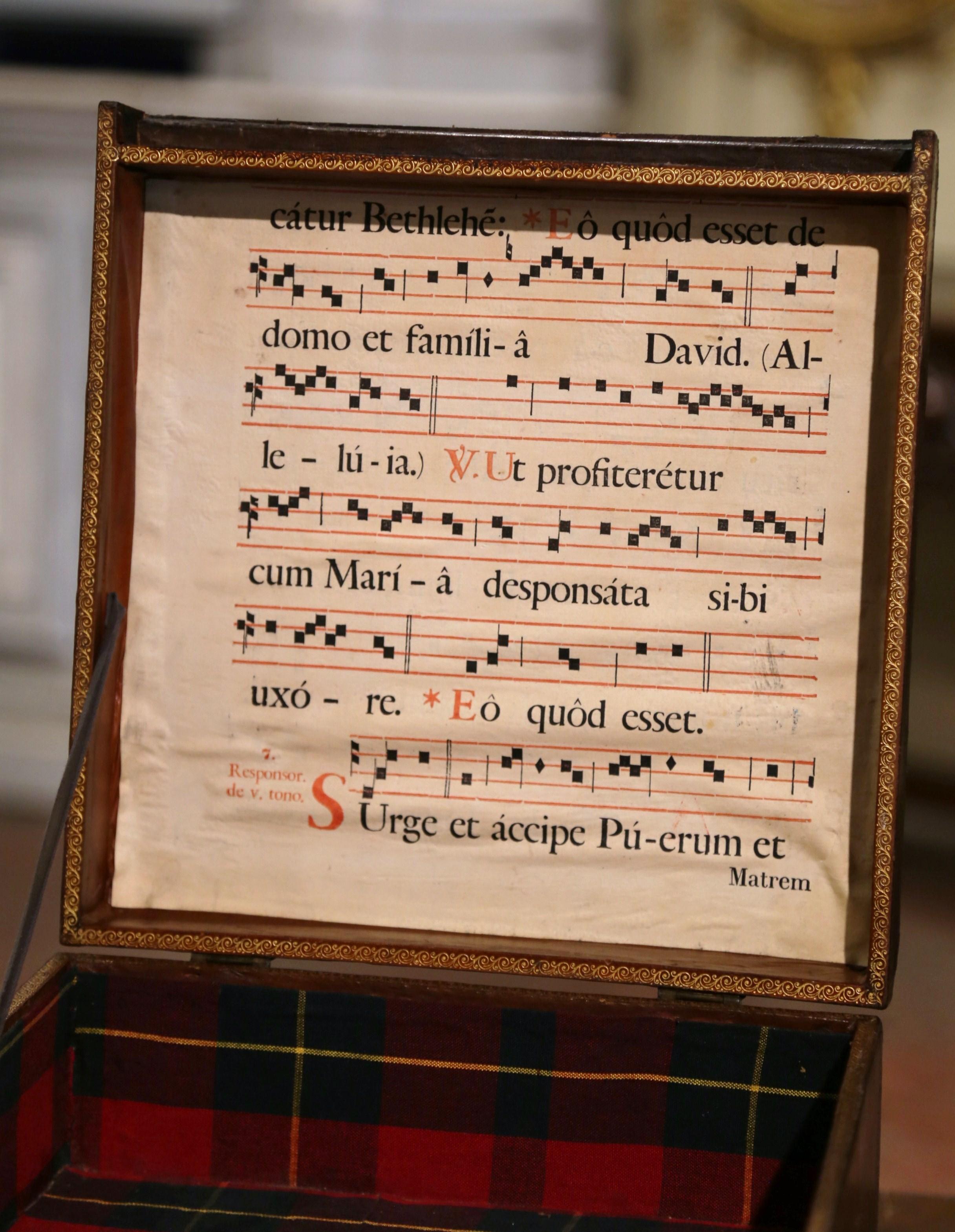Cuir Boîte décorative à tiroirs cachés pour livres reliés en cuir du 19e siècle en vente