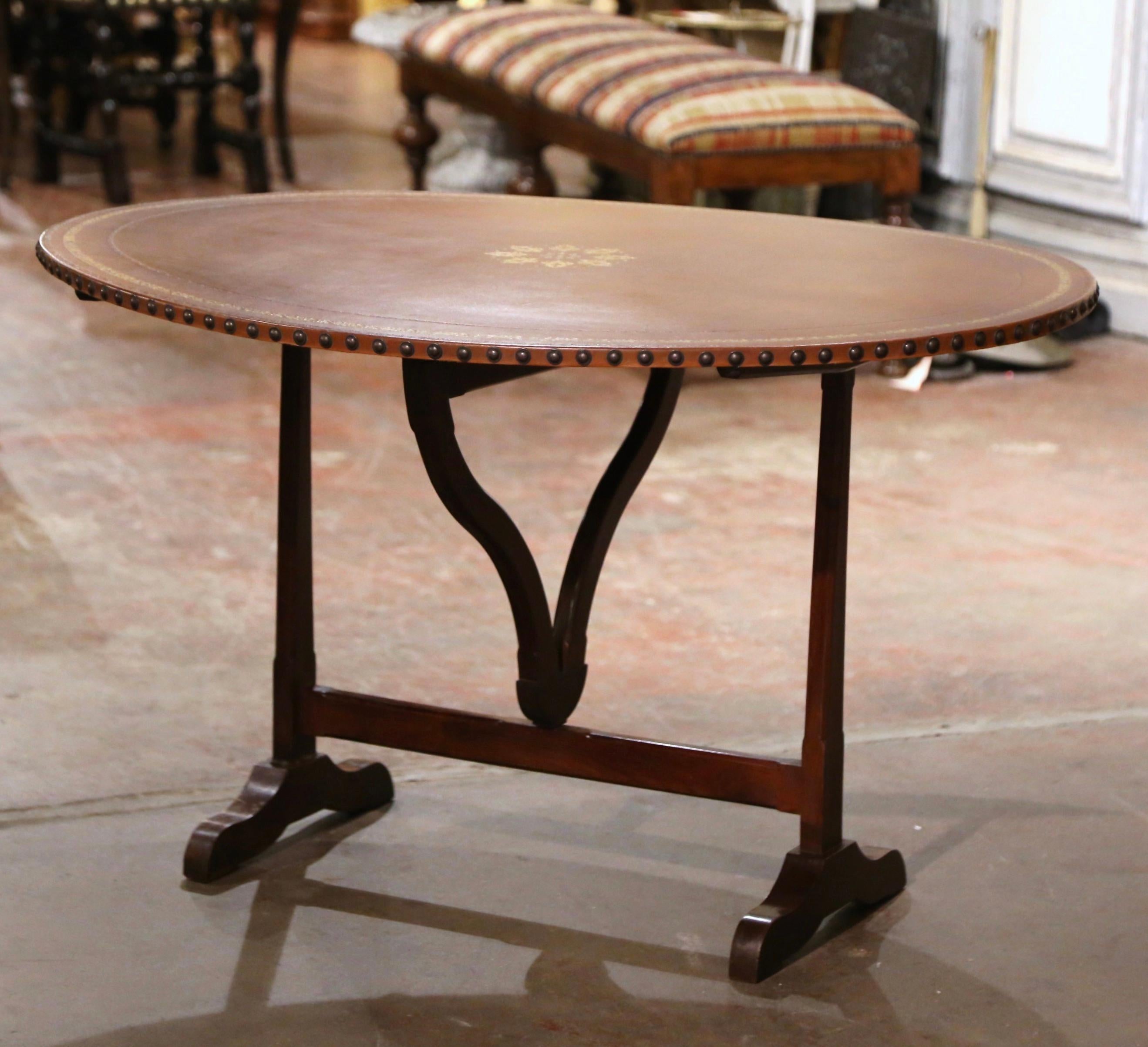 19th Century French Leather Top Carved Walnut Tilt-Top Wine Tasting Table In Excellent Condition In Dallas, TX