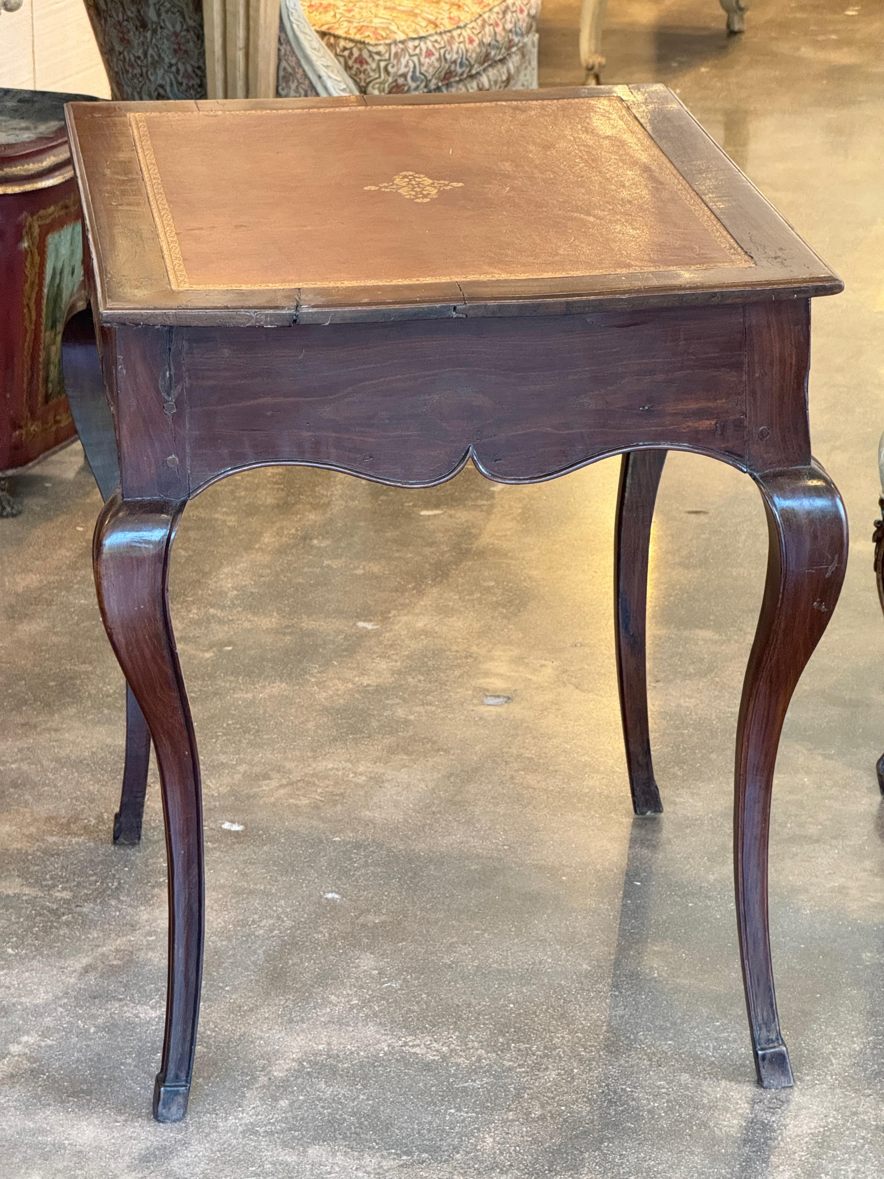 Table à écrire française du 19ème siècle en vente 2