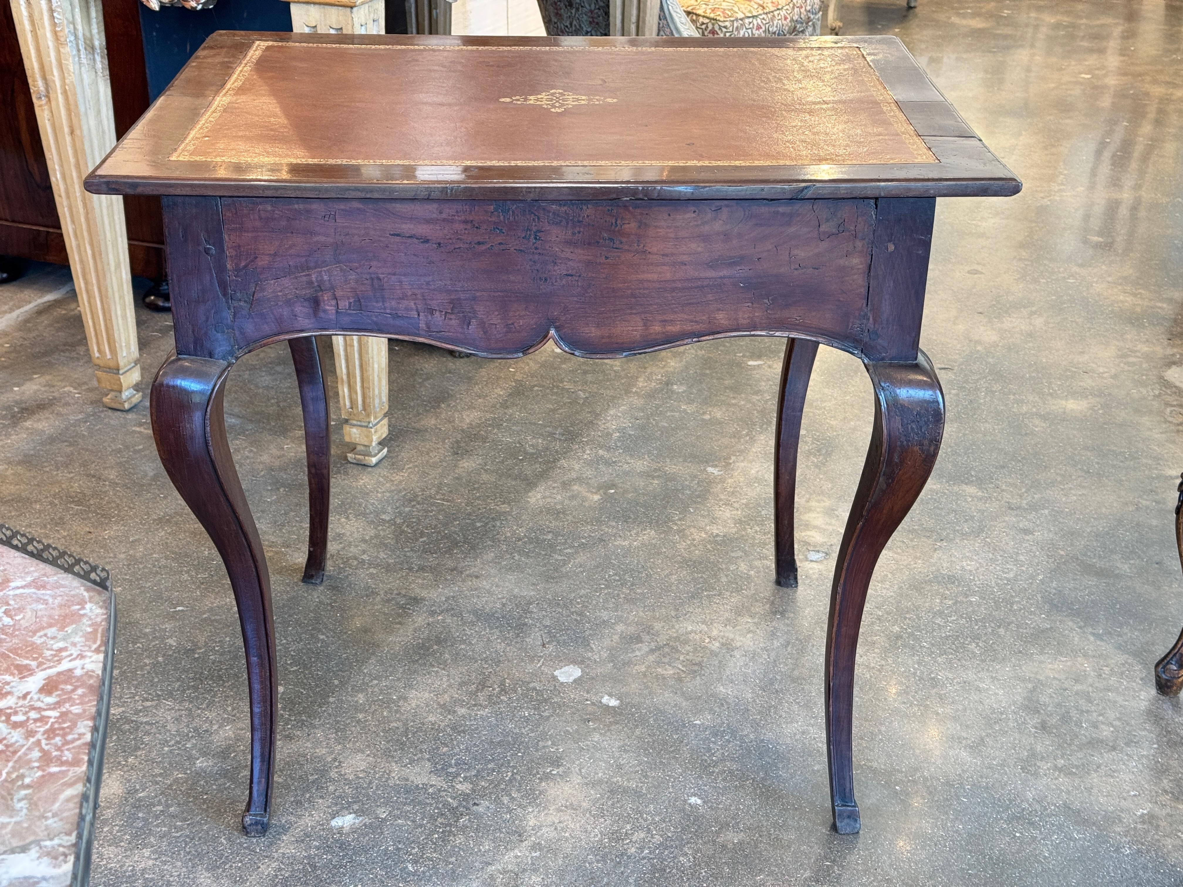 Table à écrire française du 19ème siècle en vente 3