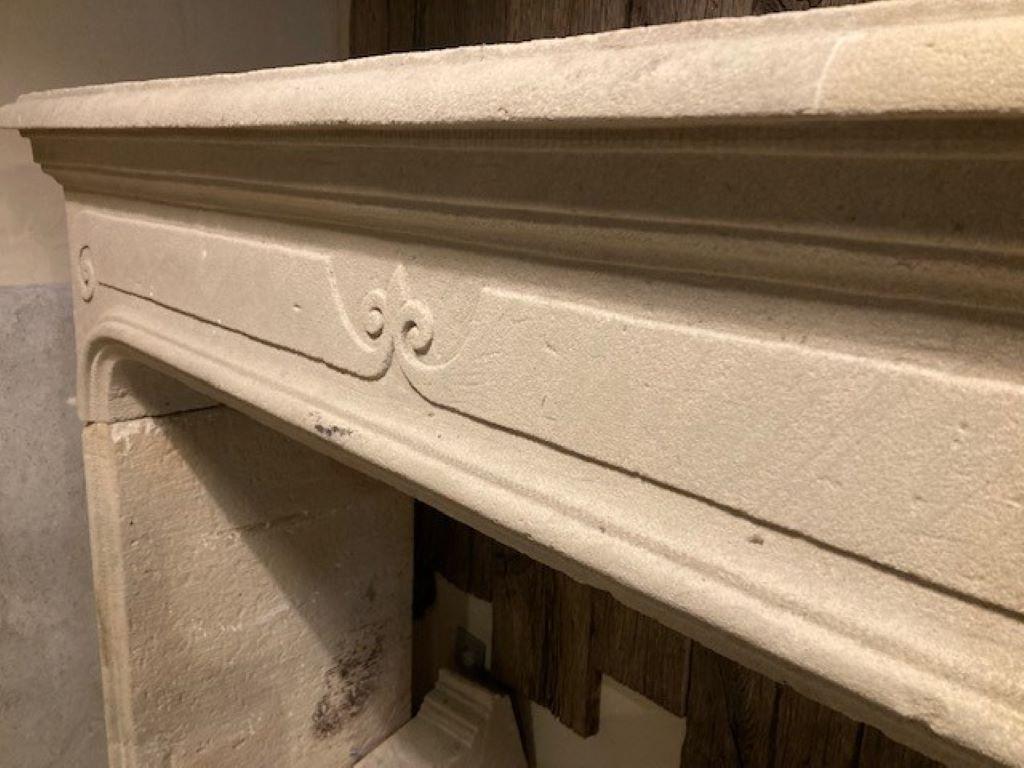 19th Century French Limestone Fireplace Mantel  In Good Condition For Sale In Zedelgem, BE