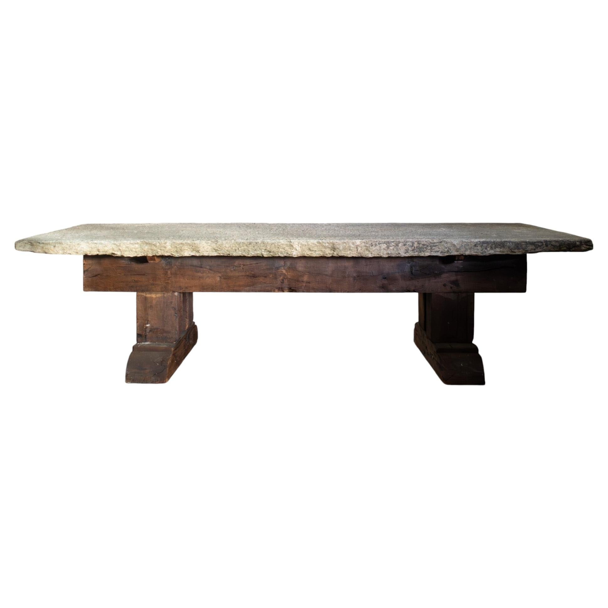 Mesa de comedor de caballete con tablero de piedra caliza francesa del siglo XIX