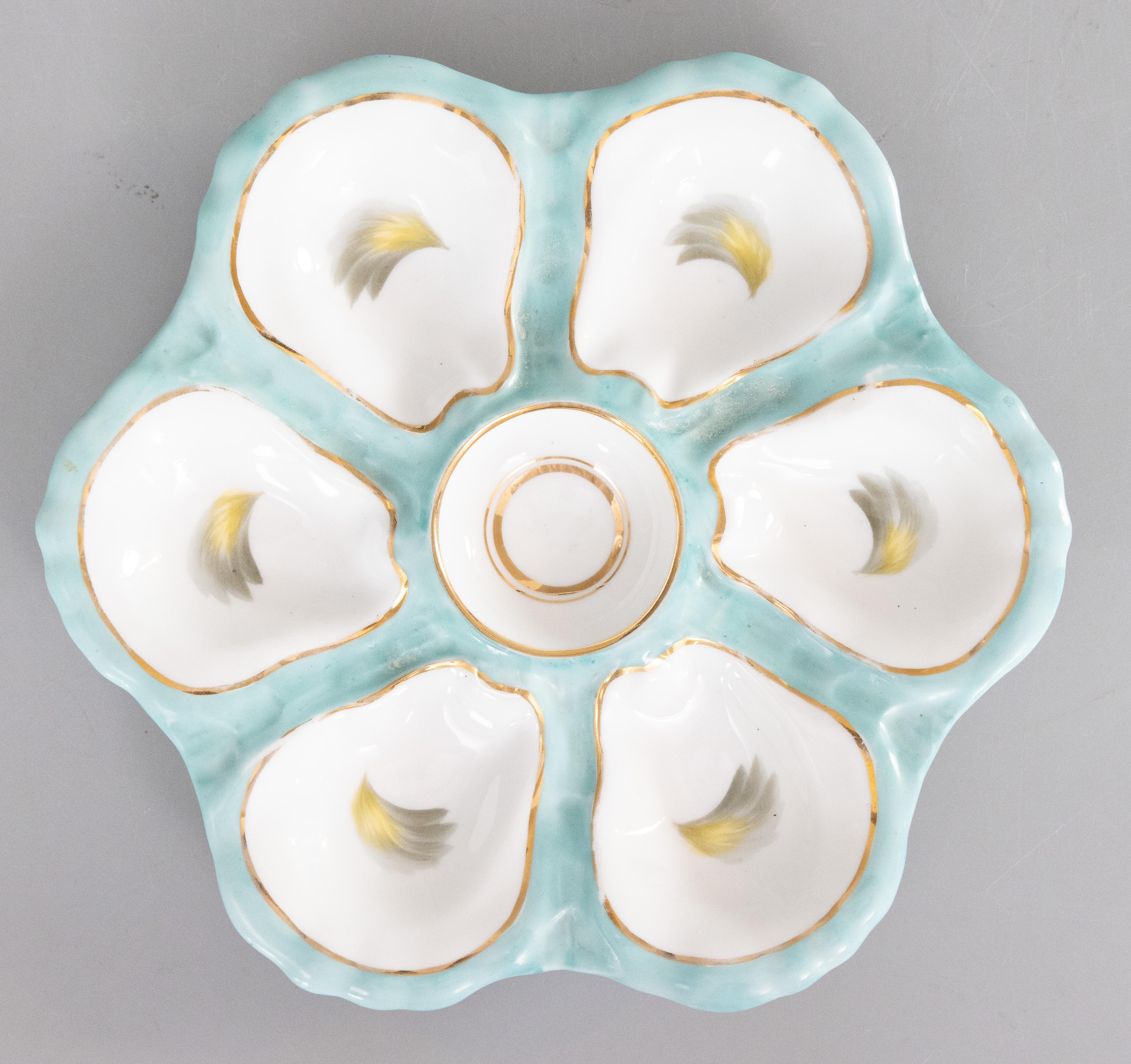 Assiette à huîtres du 19ème siècle en porcelaine turquoise de Limoges Bon état à Pearland, TX