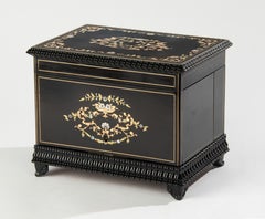 Armadio per liquori francese del XIX secolo Napoleone III con interno in cristallo