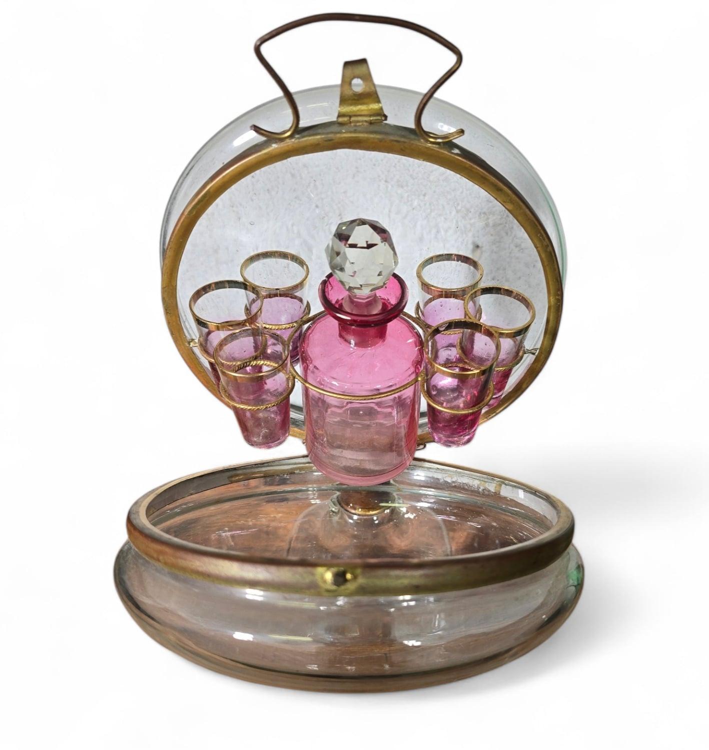 Carafe française du 19ème siècle en verre soufflé Dimensions : 35 x 19 x 10 cm en vente 5