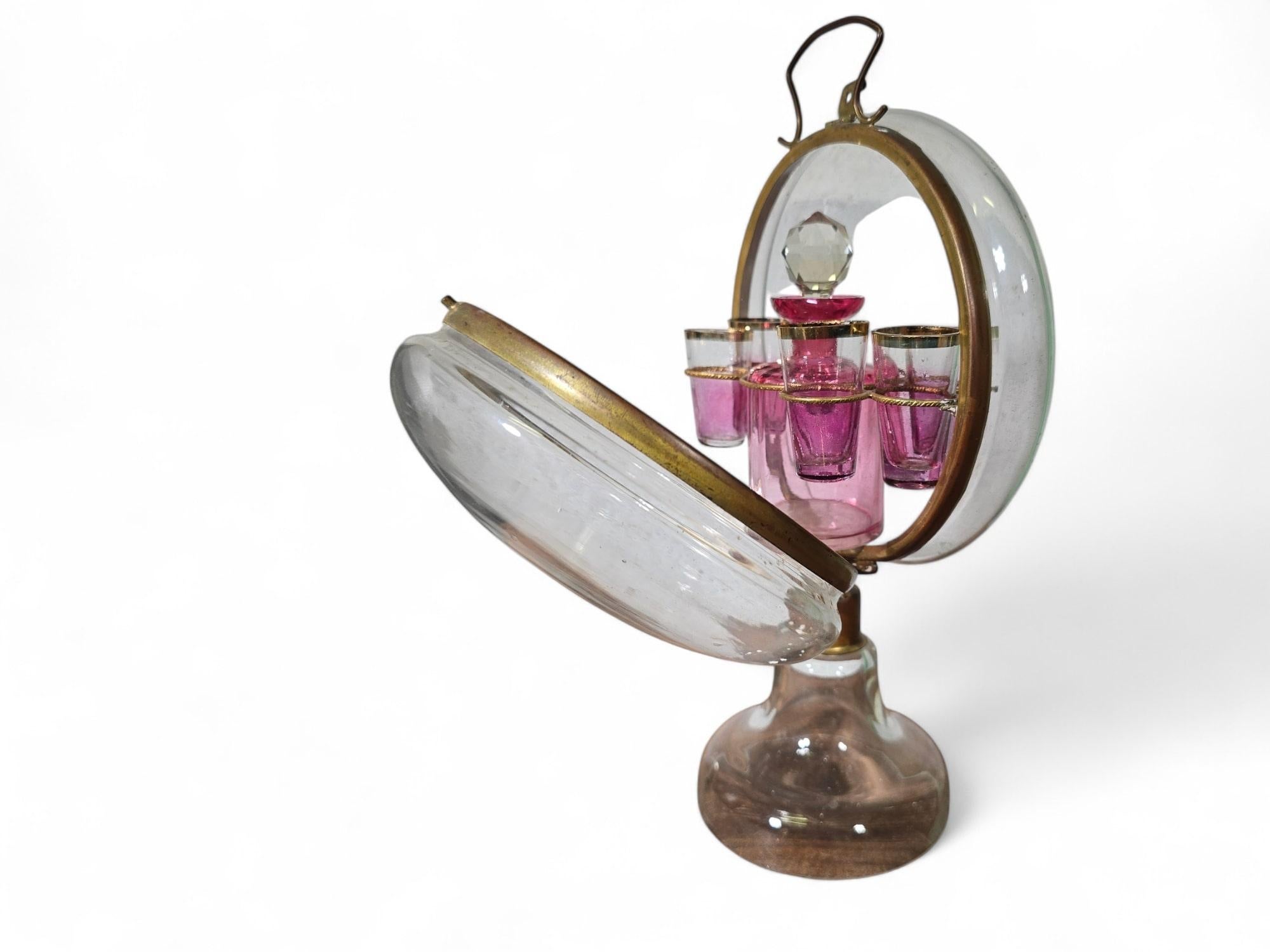 Carafe française du 19ème siècle en verre soufflé Dimensions : 35 x 19 x 10 cm en vente 2