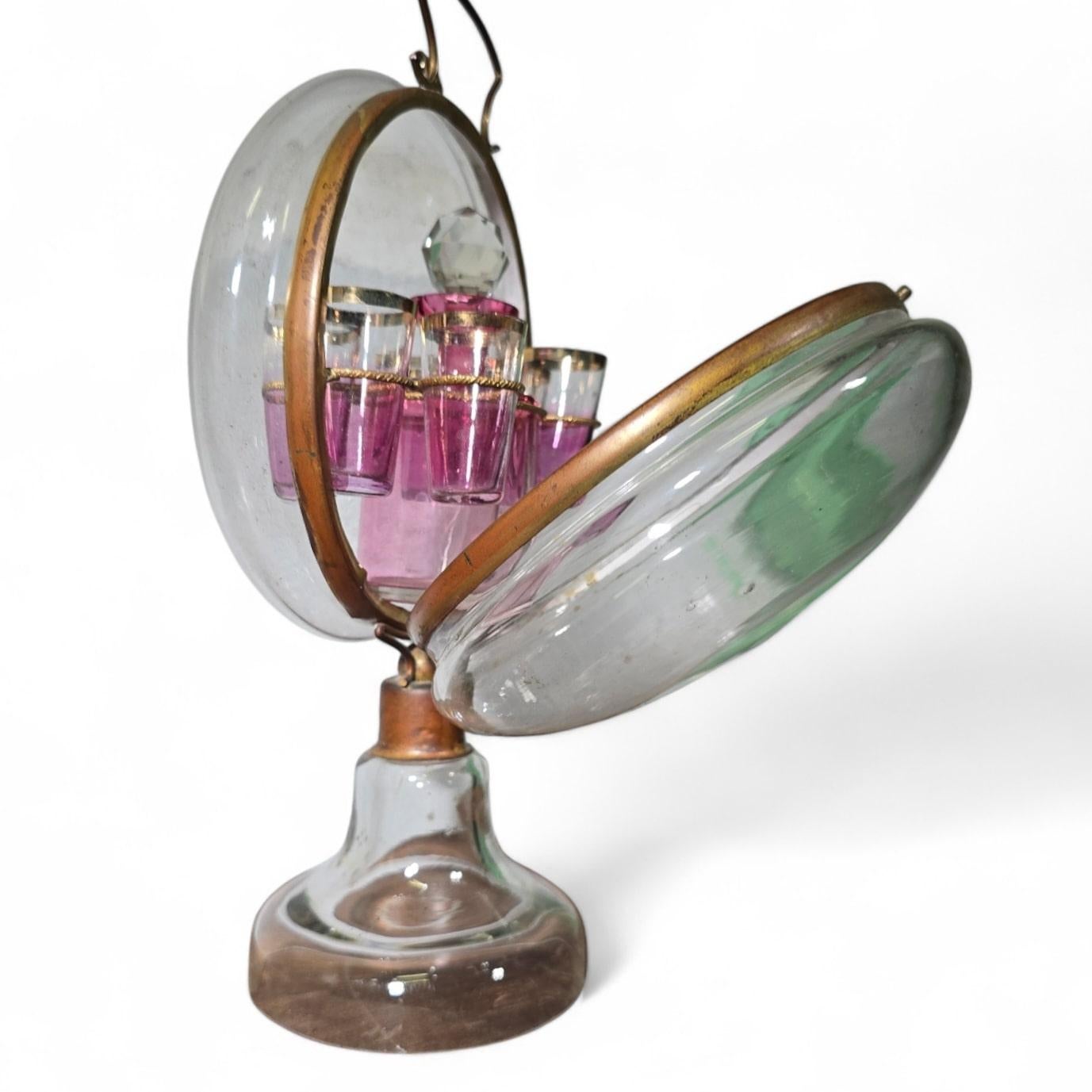 Carafe française du 19ème siècle en verre soufflé Dimensions : 35 x 19 x 10 cm en vente 3
