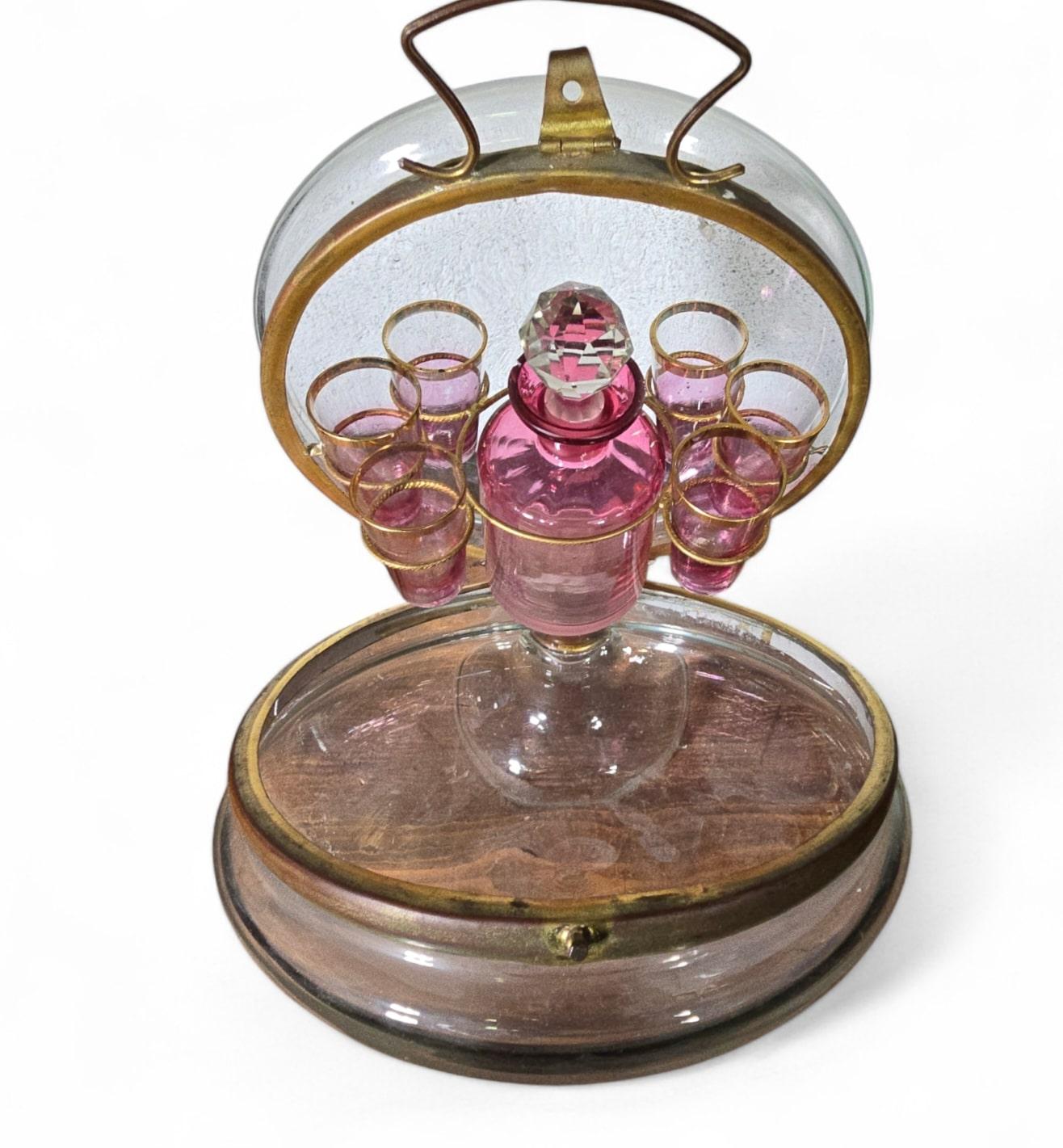 Carafe française du 19ème siècle en verre soufflé Dimensions : 35 x 19 x 10 cm en vente 4
