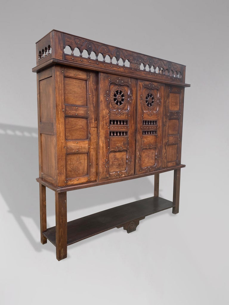 19th Century French Lit Clos Breton Cupboard For Sale at 1stDibs