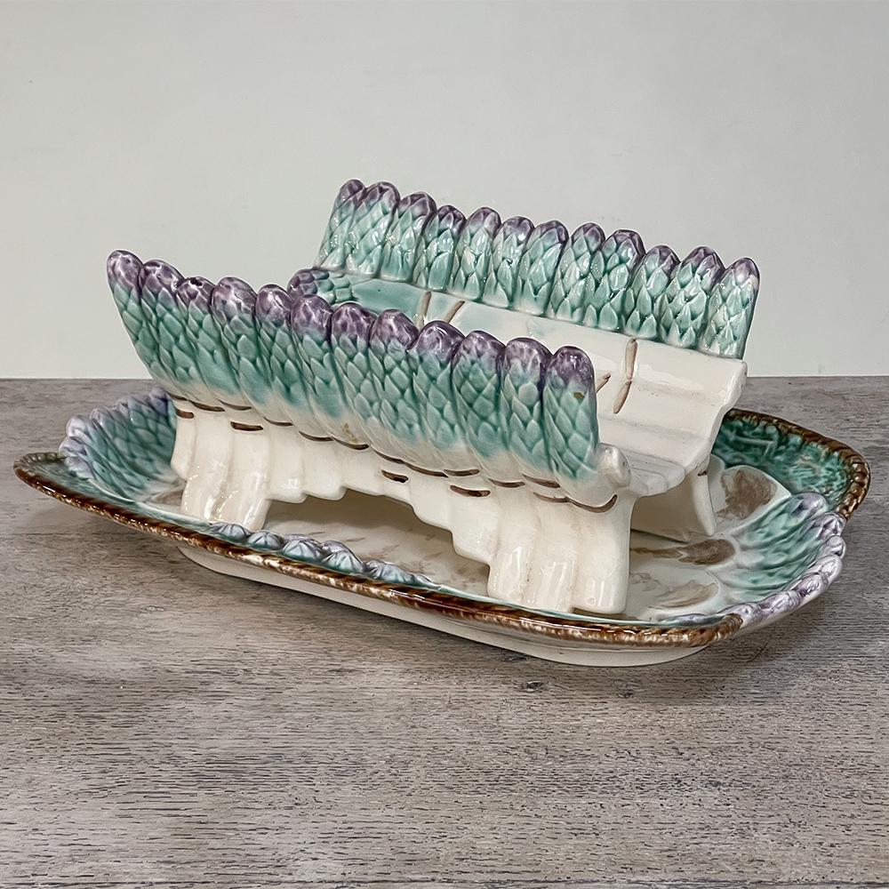Hand-Painted 19th Century French Longchamp Barbotine Asparagus Dish with Matching Platter For Sale