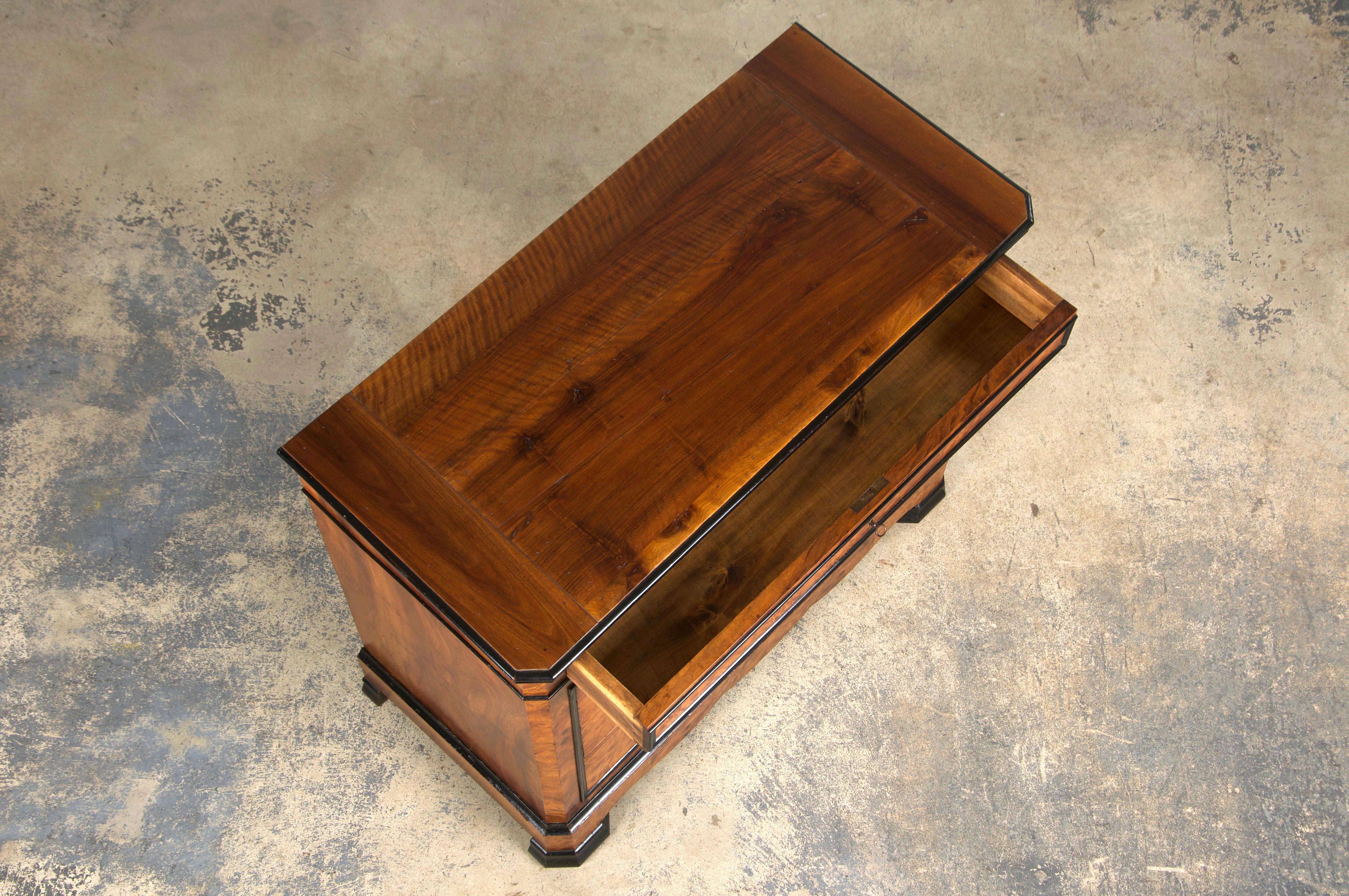 Cassettiera in acero Birdseye francese del XIX secolo di Louis Philippe in vendita 2