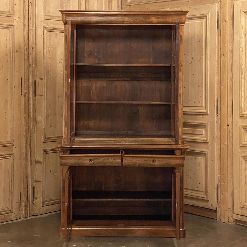 19th Century French Louis Philippe Bookcase in Flame Mahogany 1