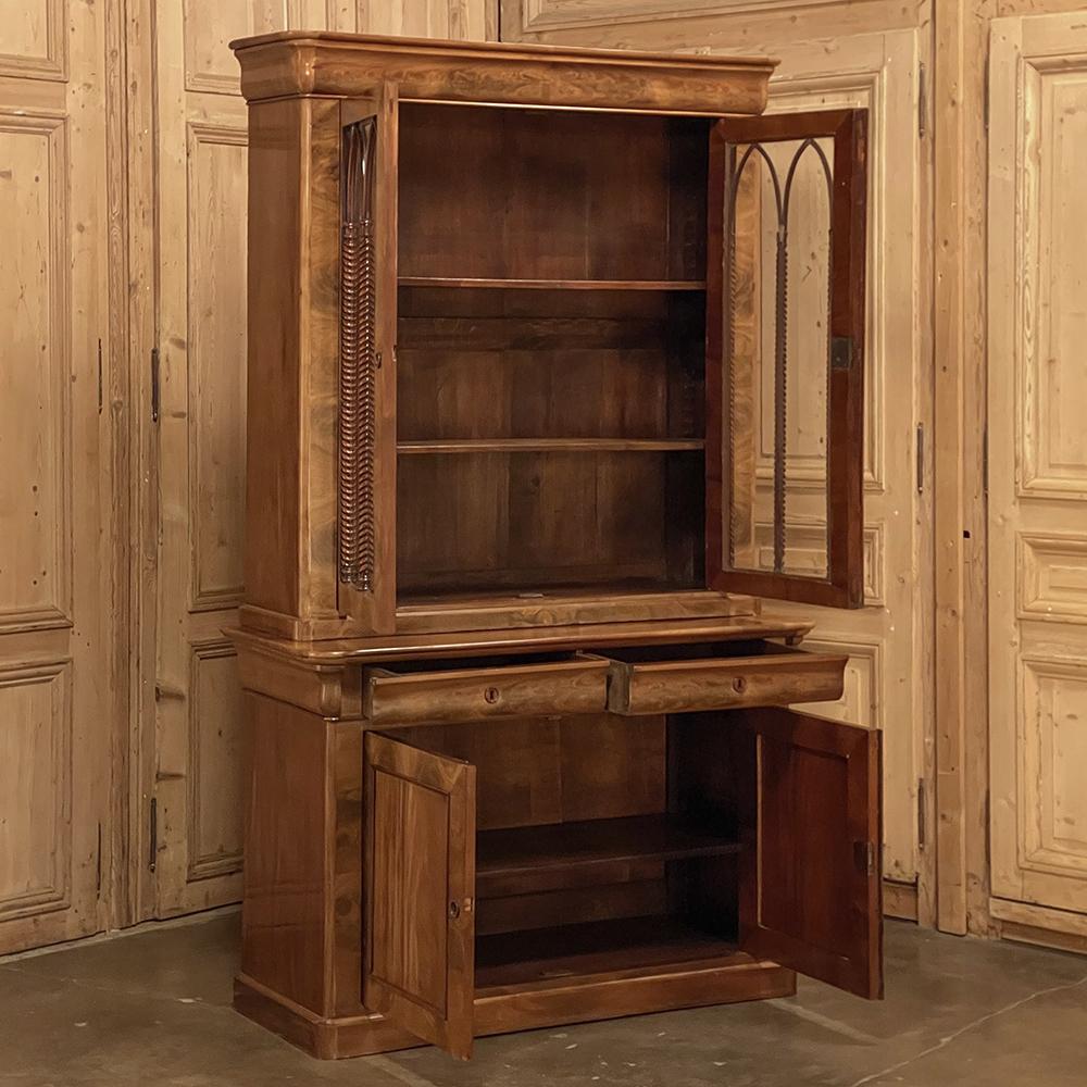 19th Century French Louis Philippe Bookcase in Flame Mahogany For Sale 2