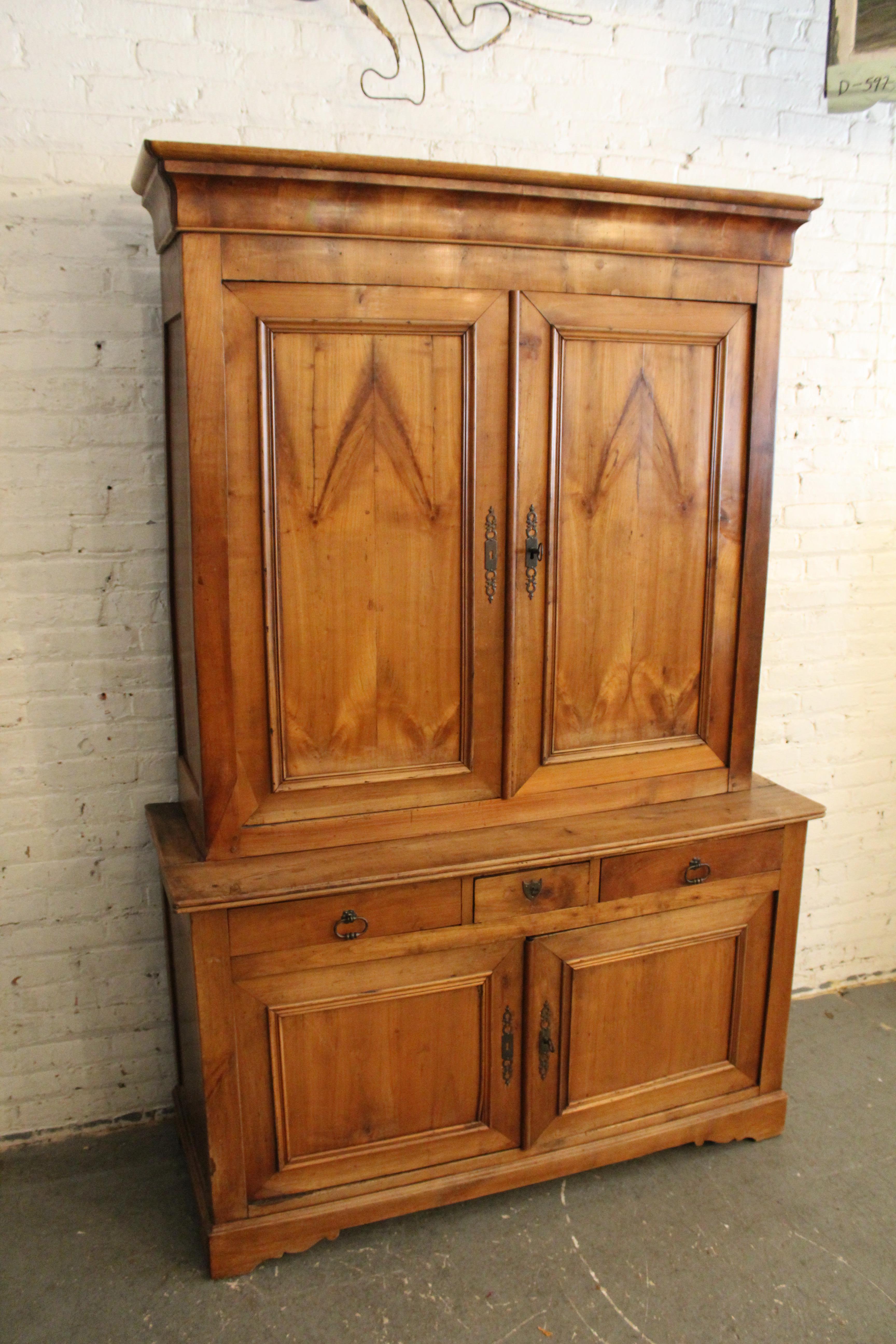 Buffet Deux Corps in ciliegio di Louis Philippe del XIX secolo in vendita 13