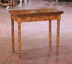 Table à jeux pliante en ronce de noyer et feutre Louis Philippe du XIXe siècle