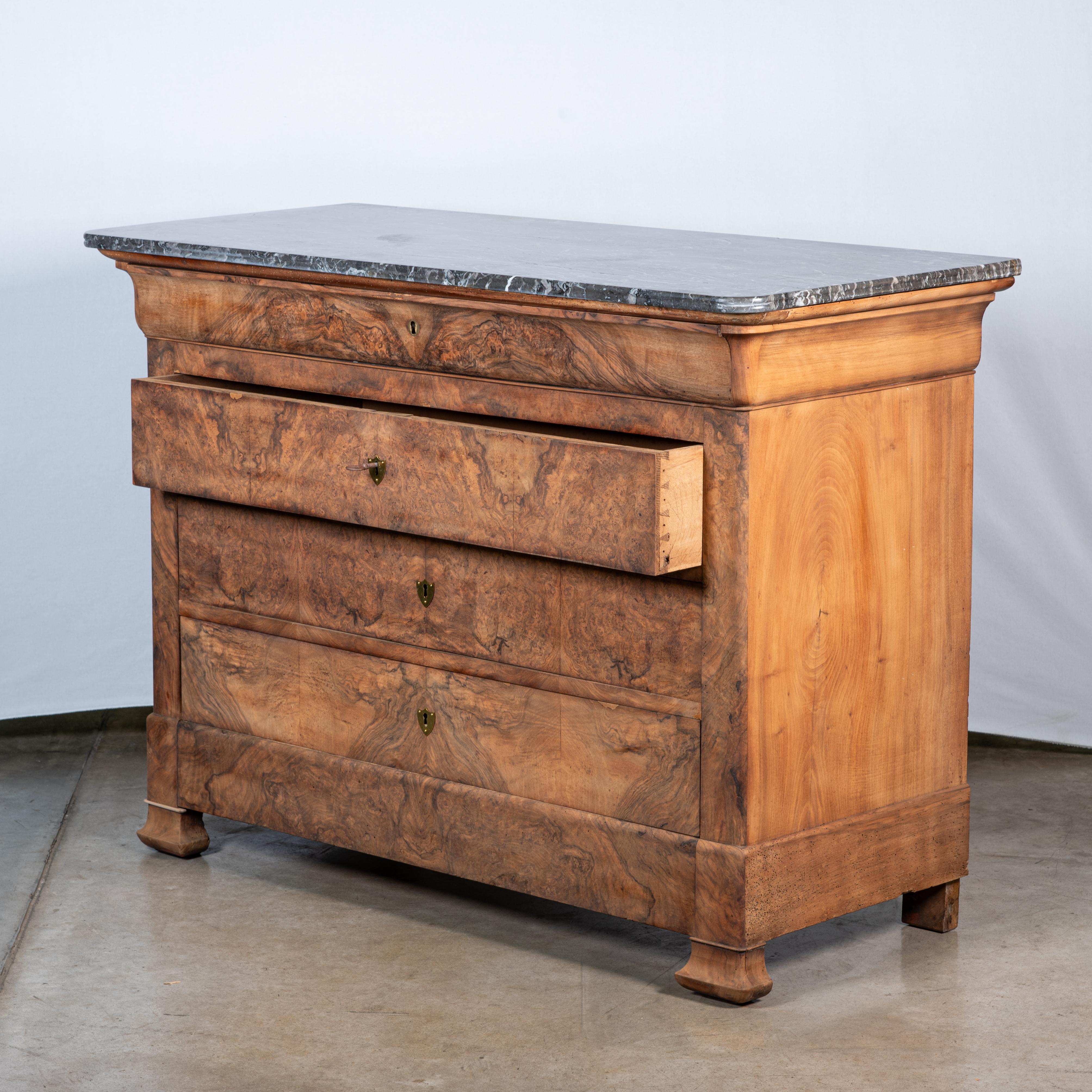 19th Century French Louis Philippe Burl Walnut Commode In Good Condition For Sale In San Antonio, TX