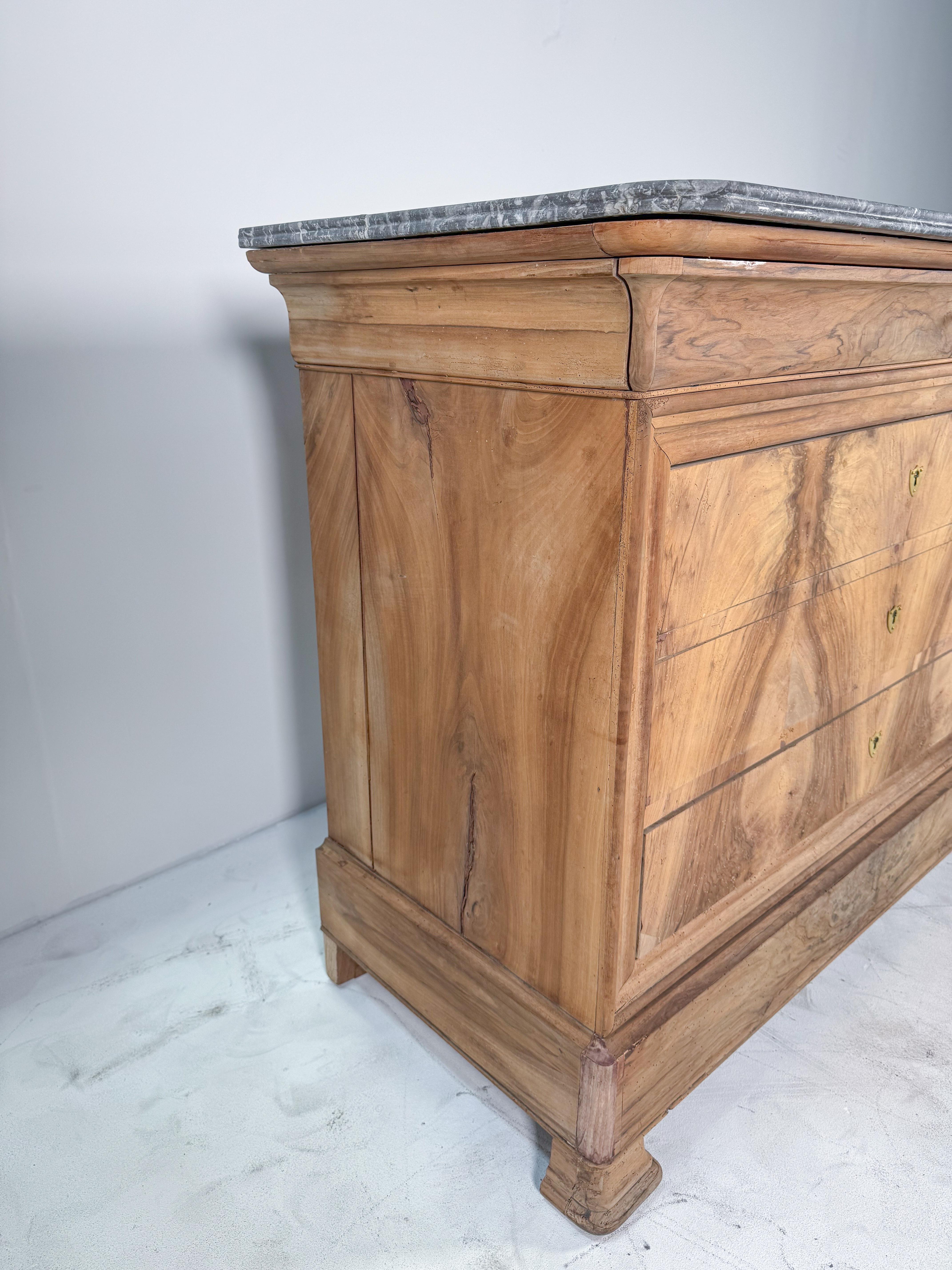 19th Century French Louis Philippe Burl Walnut Commode In Good Condition In Austin, TX