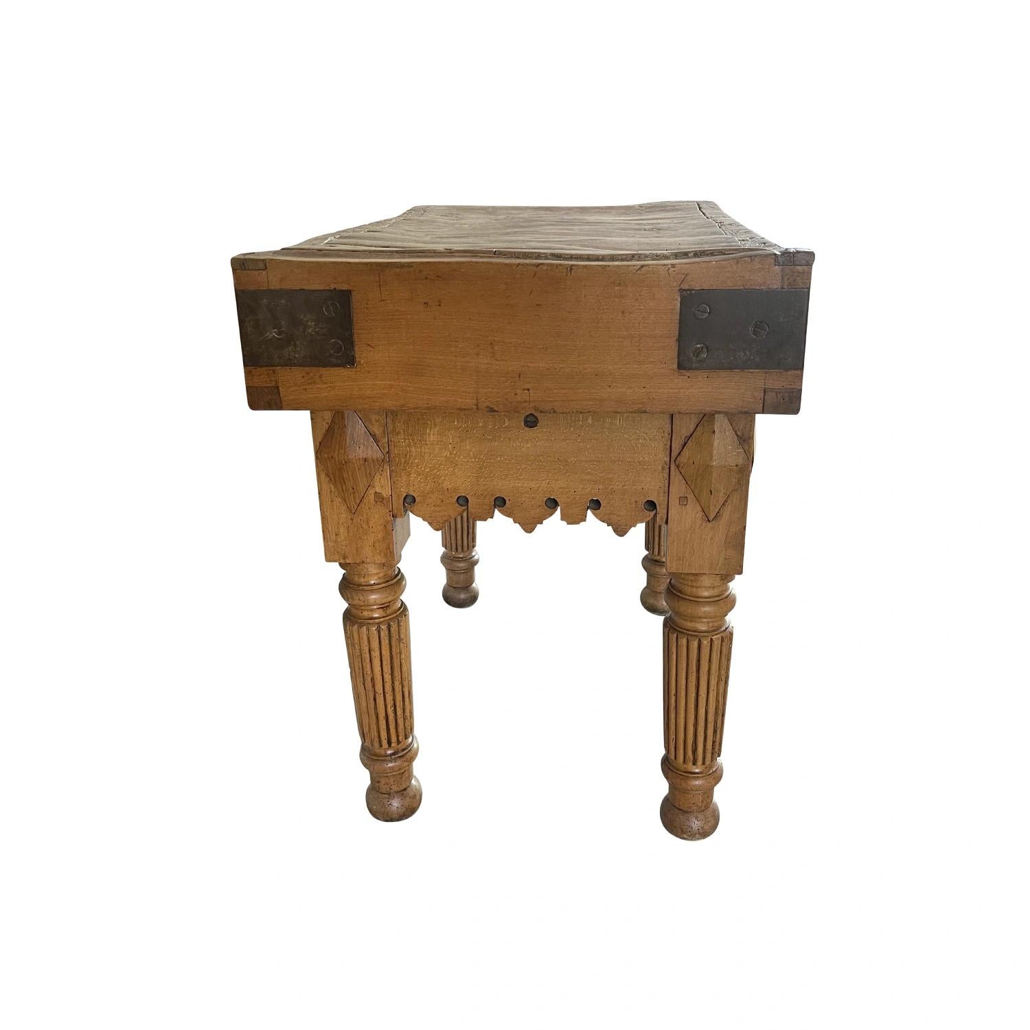 Table de boucherie Louis Philippe française du 19ème siècle - Table de cuisine ancienne en hêtre en vente 3