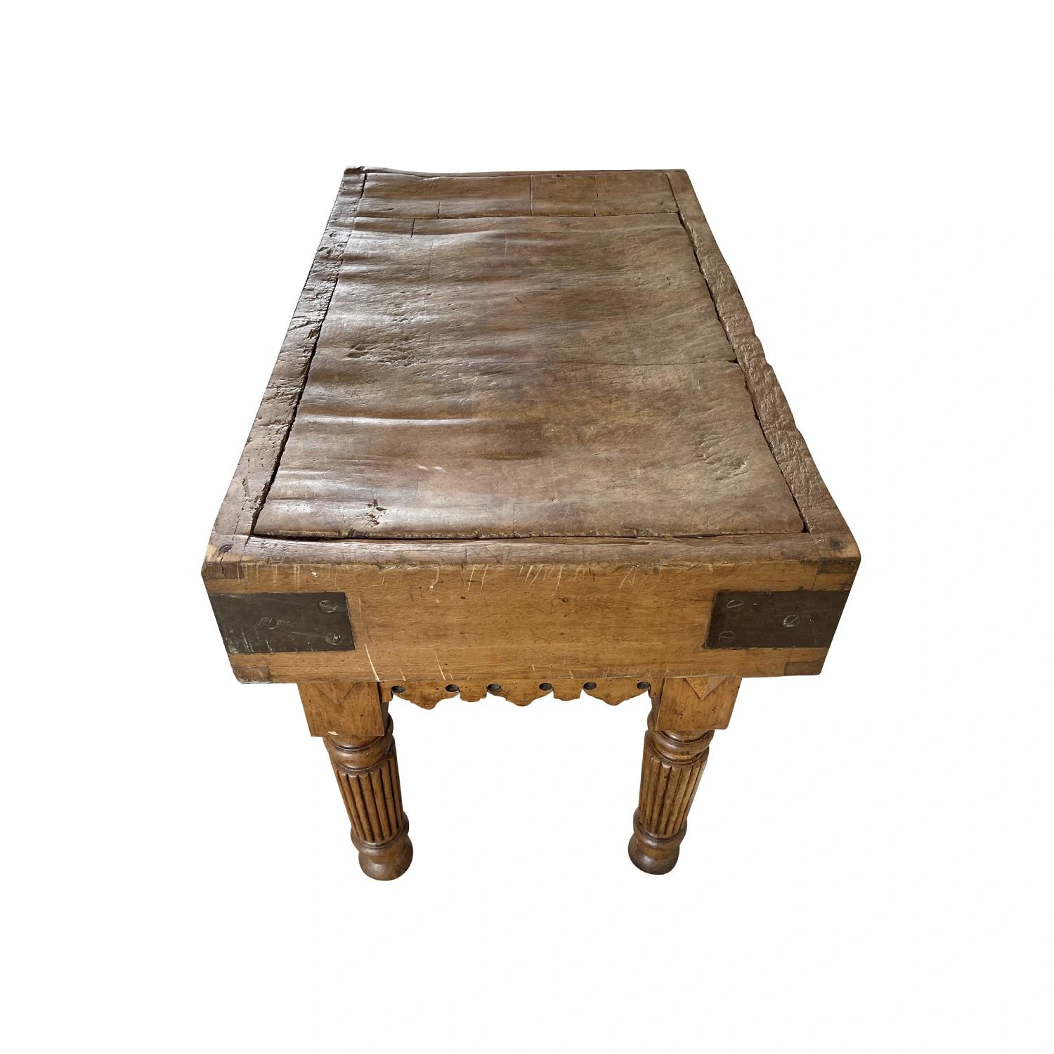 Table de boucherie Louis Philippe française du 19ème siècle - Table de cuisine ancienne en hêtre en vente 4