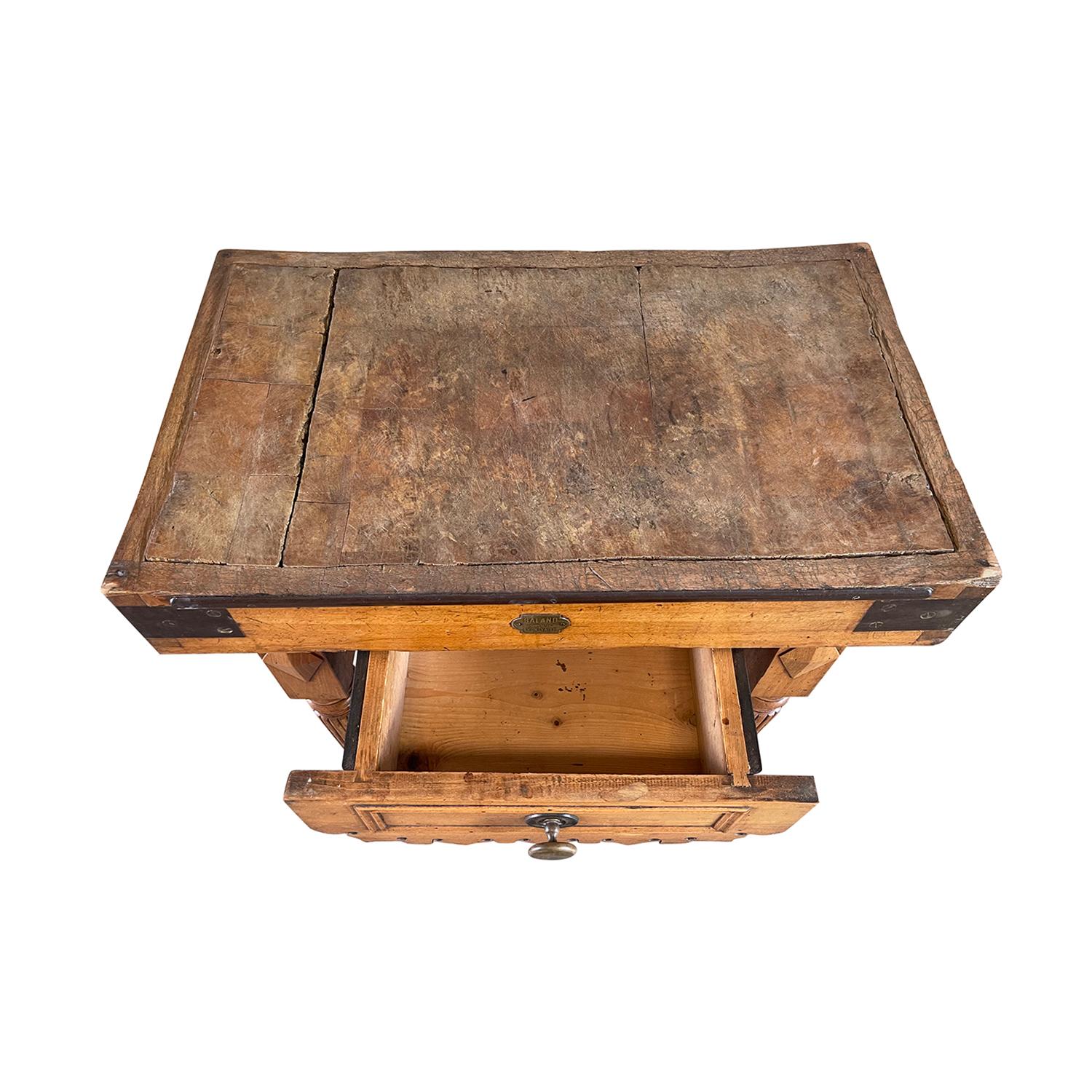 XIXe siècle Table de boucherie Louis Philippe française du 19ème siècle - Table de cuisine ancienne en hêtre en vente