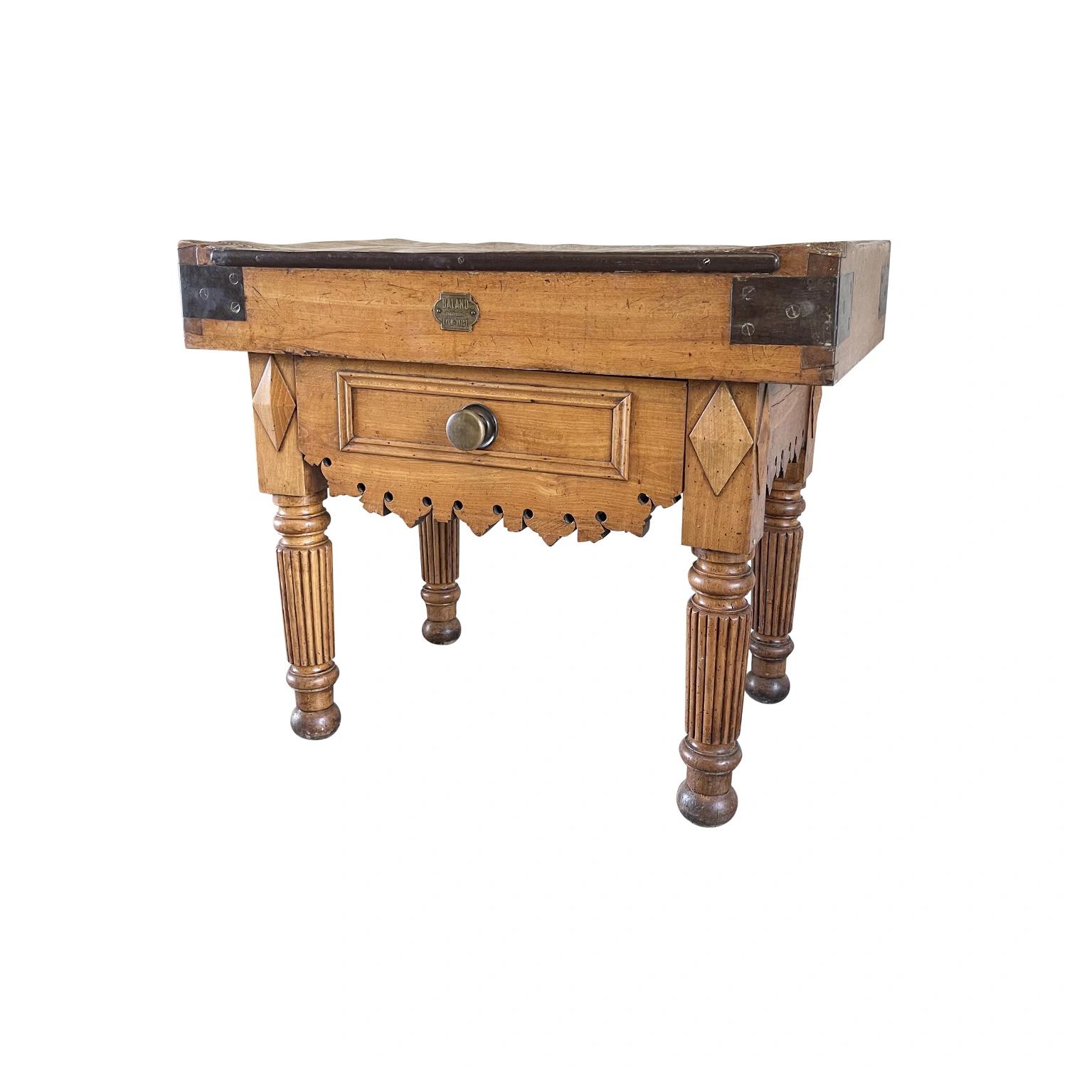 Table de boucherie Louis Philippe française du 19ème siècle - Table de cuisine ancienne en hêtre en vente 1
