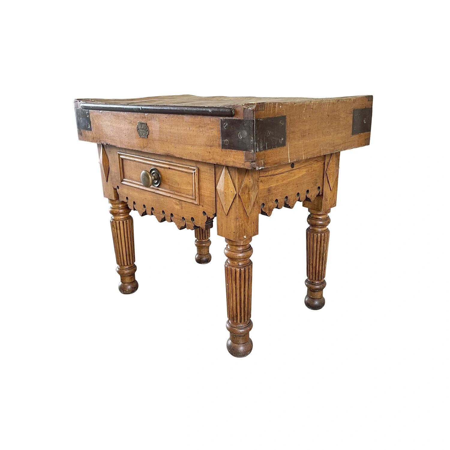 Table de boucherie Louis Philippe française du 19ème siècle - Table de cuisine ancienne en hêtre en vente 2