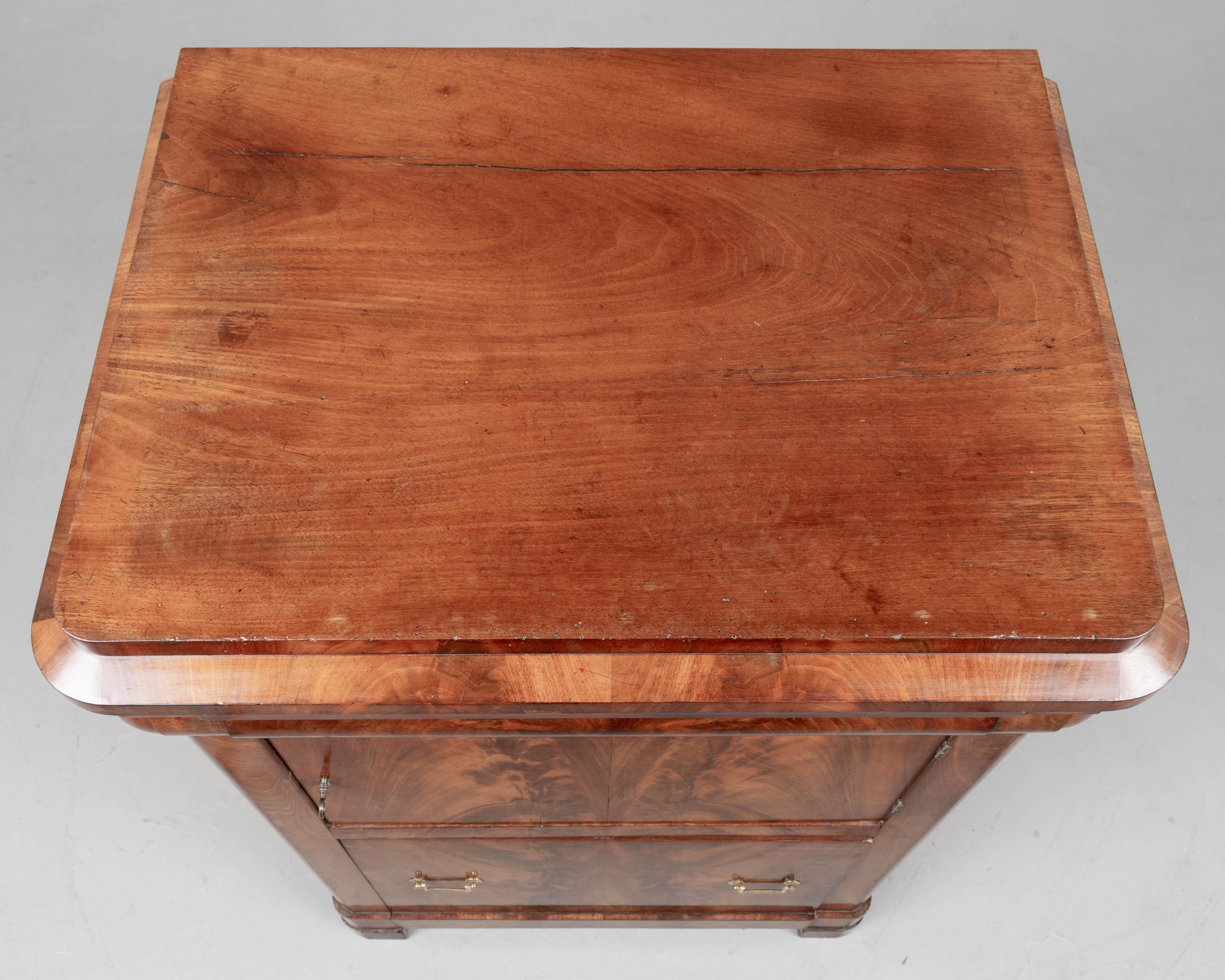 Cabinet o stand Louis Philippe francese del XIX secolo in vendita 8