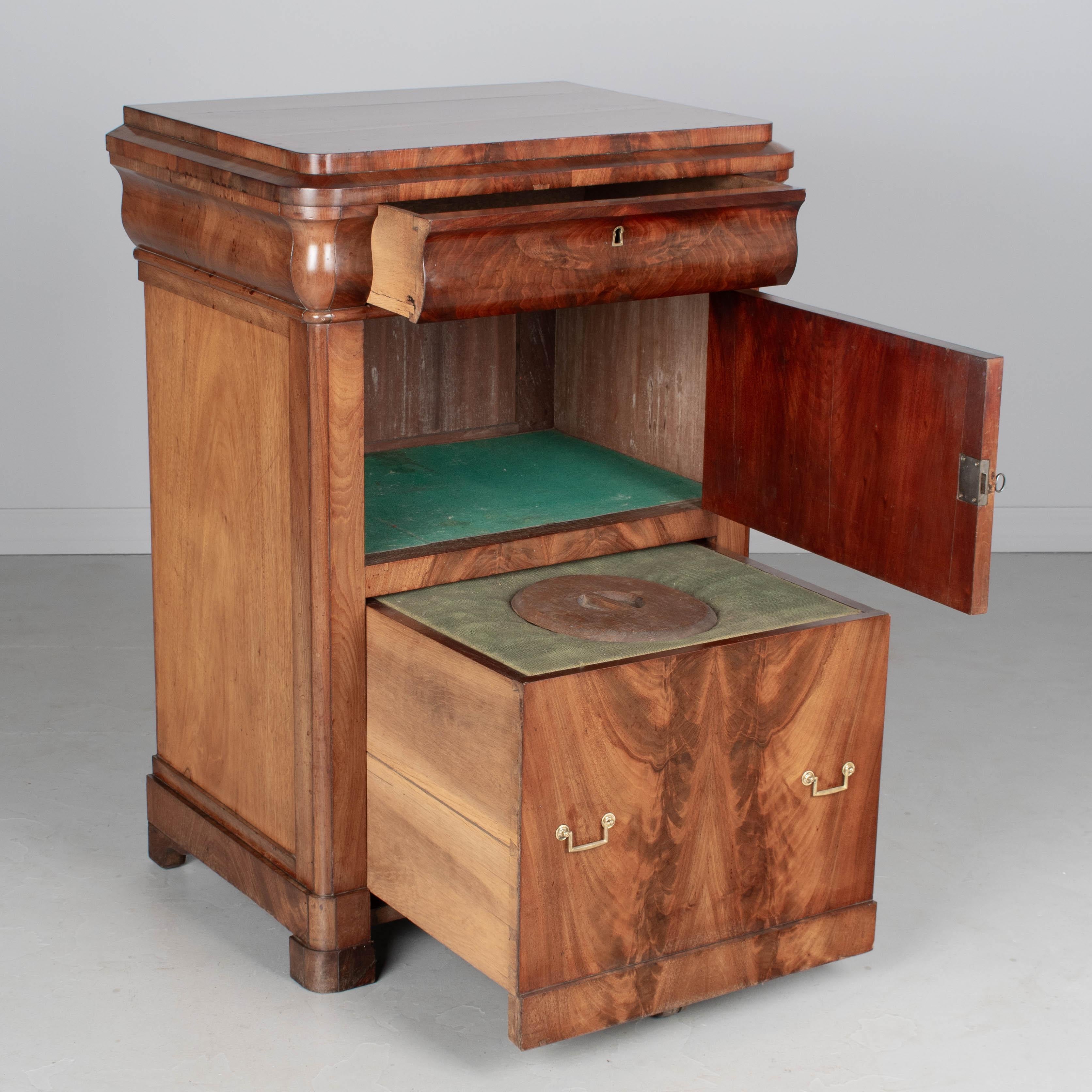 Luigi Filippo Cabinet o stand Louis Philippe francese del XIX secolo in vendita