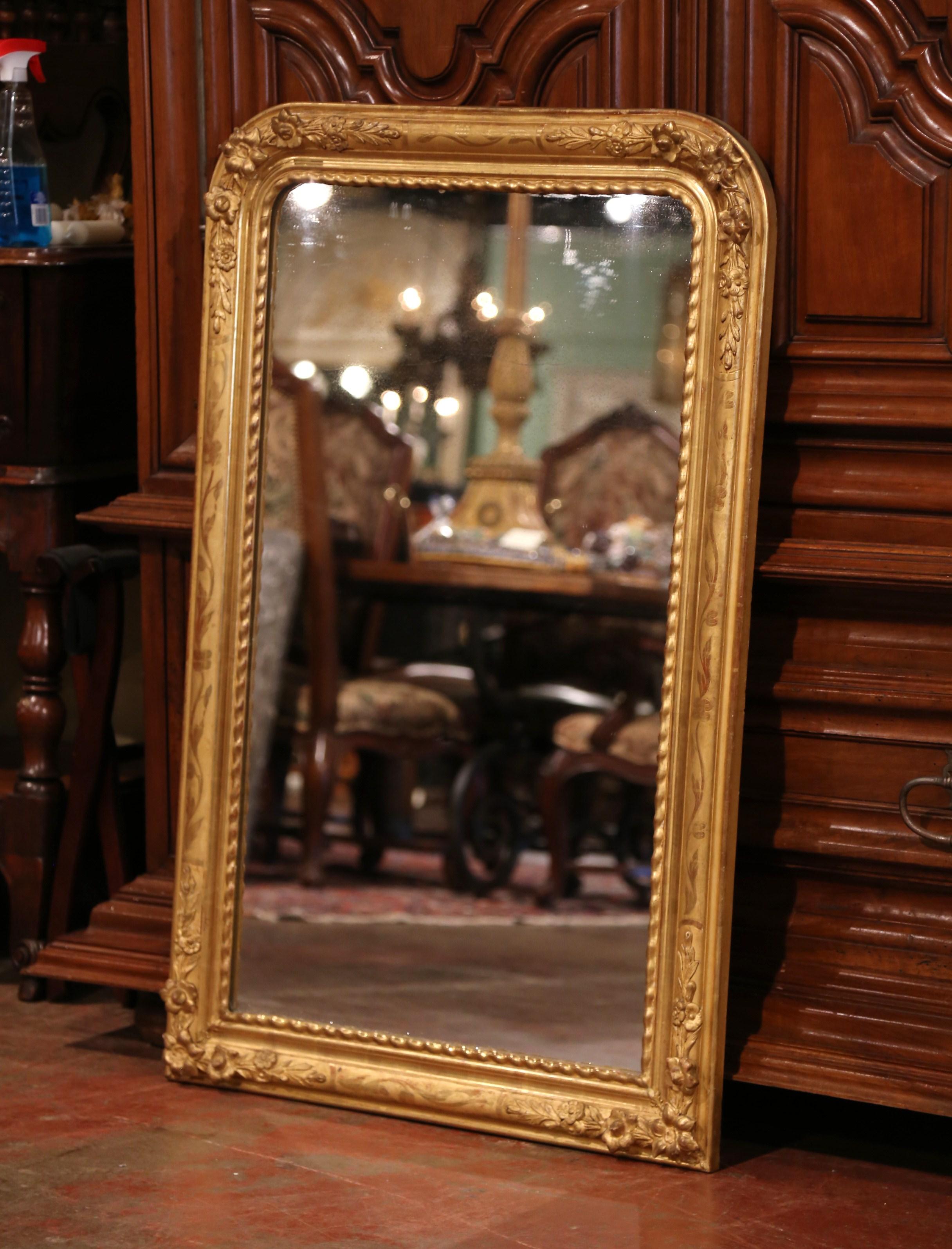 19th Century French Louis Philippe Carved Giltwood Mirror with Floral Decor 1