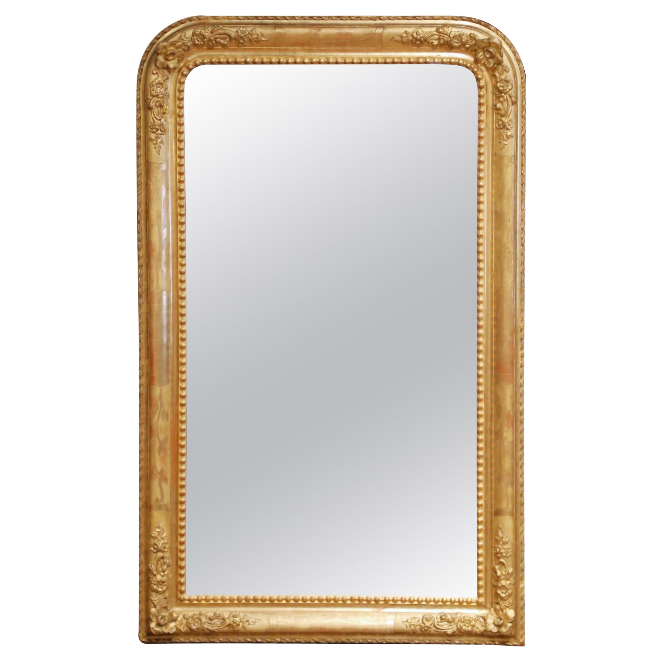 Miroir Louis Philippe du 19ème siècle en bois doré sculpté avec motifs floraux
