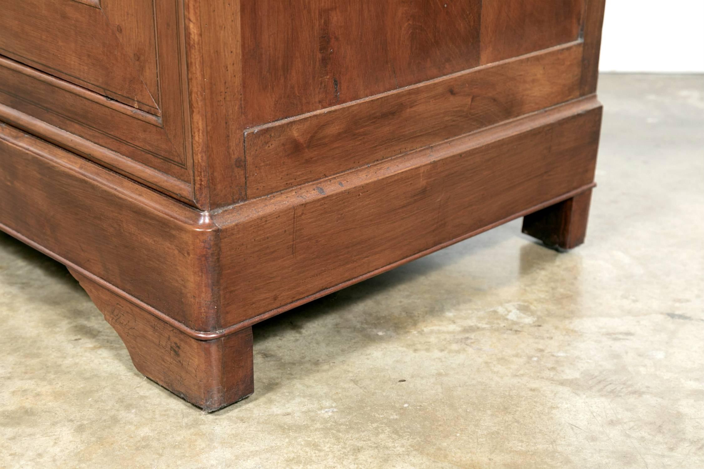 19th Century French Louis Philippe Cherry Bonnetiere with Bookmatched Front 4