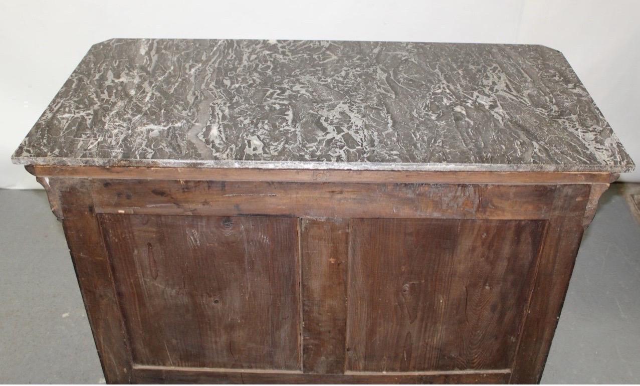 19th-Century French Louis Philippe Commode in Walnut with Marble Top In Good Condition For Sale In Atlanta, GA